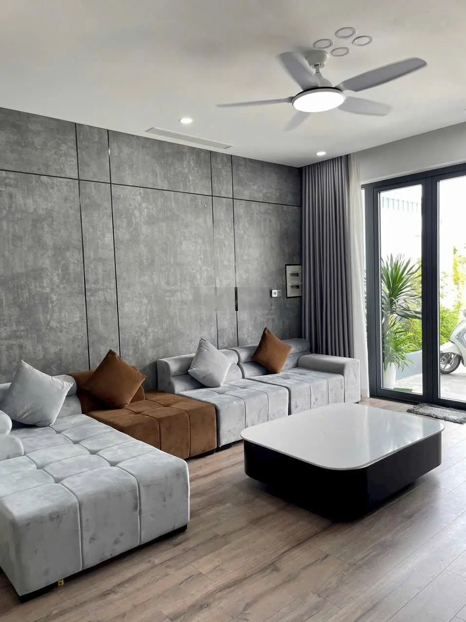 Bán nhà đẹp Mỹ Gia Gói 8 The Capella gần hồ bơi, LH: 0762 111 ***