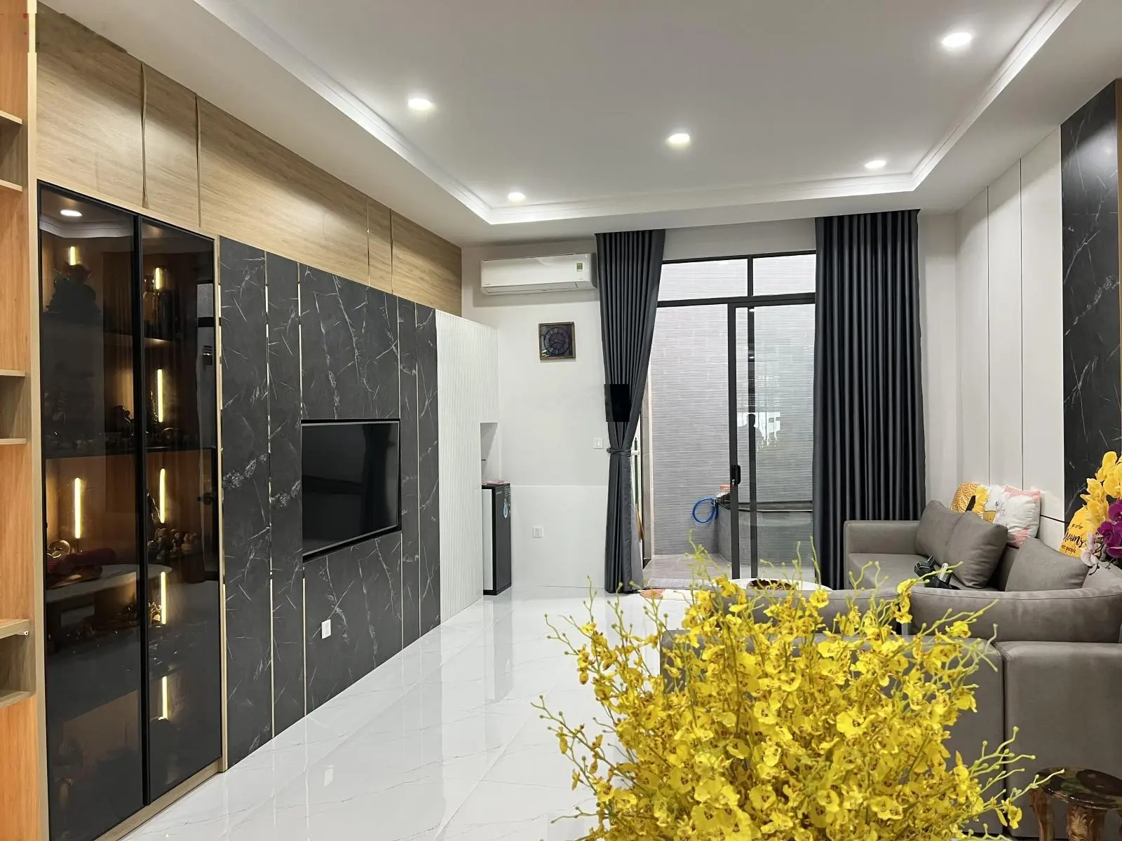 Bán nhà 5 tầng ngang 5,5m mặt tiền Trần Nguyên Hãn trung tâm phố Nha Trang