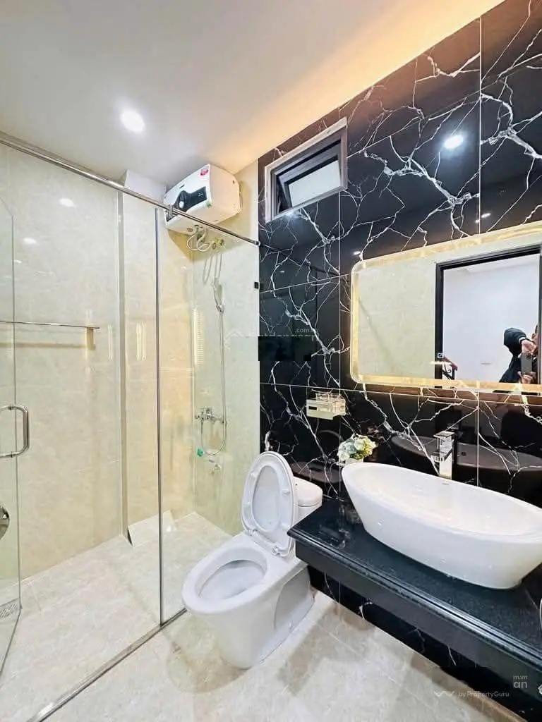 Siêu mẫu cầu Bươu Thanh Trì DT, 40m2. 3 tầng, tiền 5m giá 5,2tỷ ô tô đỗ cổng gần bệnh viện