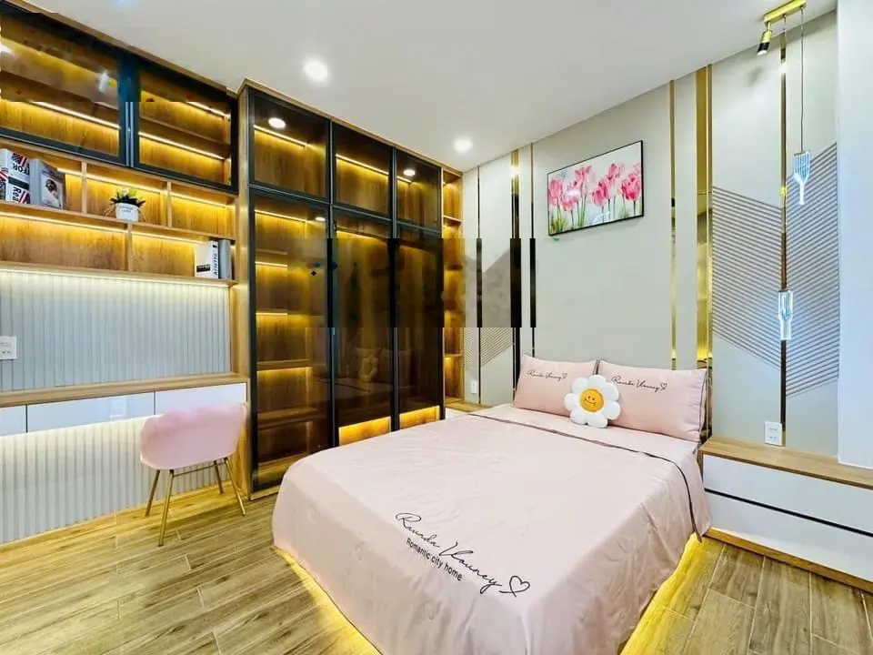 Đi nước ngoài định cư bán gấp nhà ở đường Bùi Bằng Đoàn, phường Phú Thuận, quận 7, giá 3 tỷ