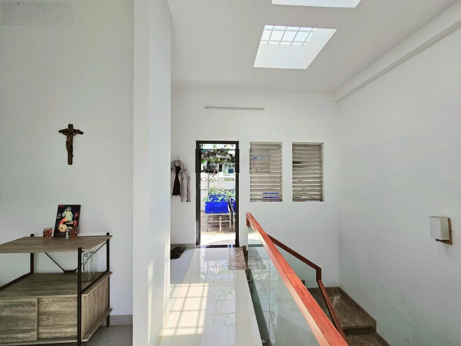 Nhà mới đẹp vào ở ngay, Hoàn công đầy đủ, Hẻm xe hơi gần Lê Văn Việt, 6.6 Tỷ