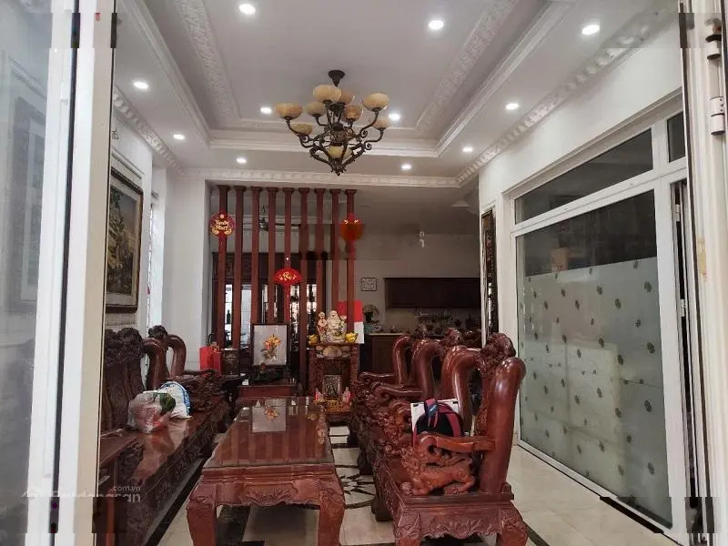 Bán nhà MT ngộp, xe hơi đỗ cửa ĐS 53, Hiệp Bình Chánh, Thủ Đức, 151m2, 3 tầng, còn mới