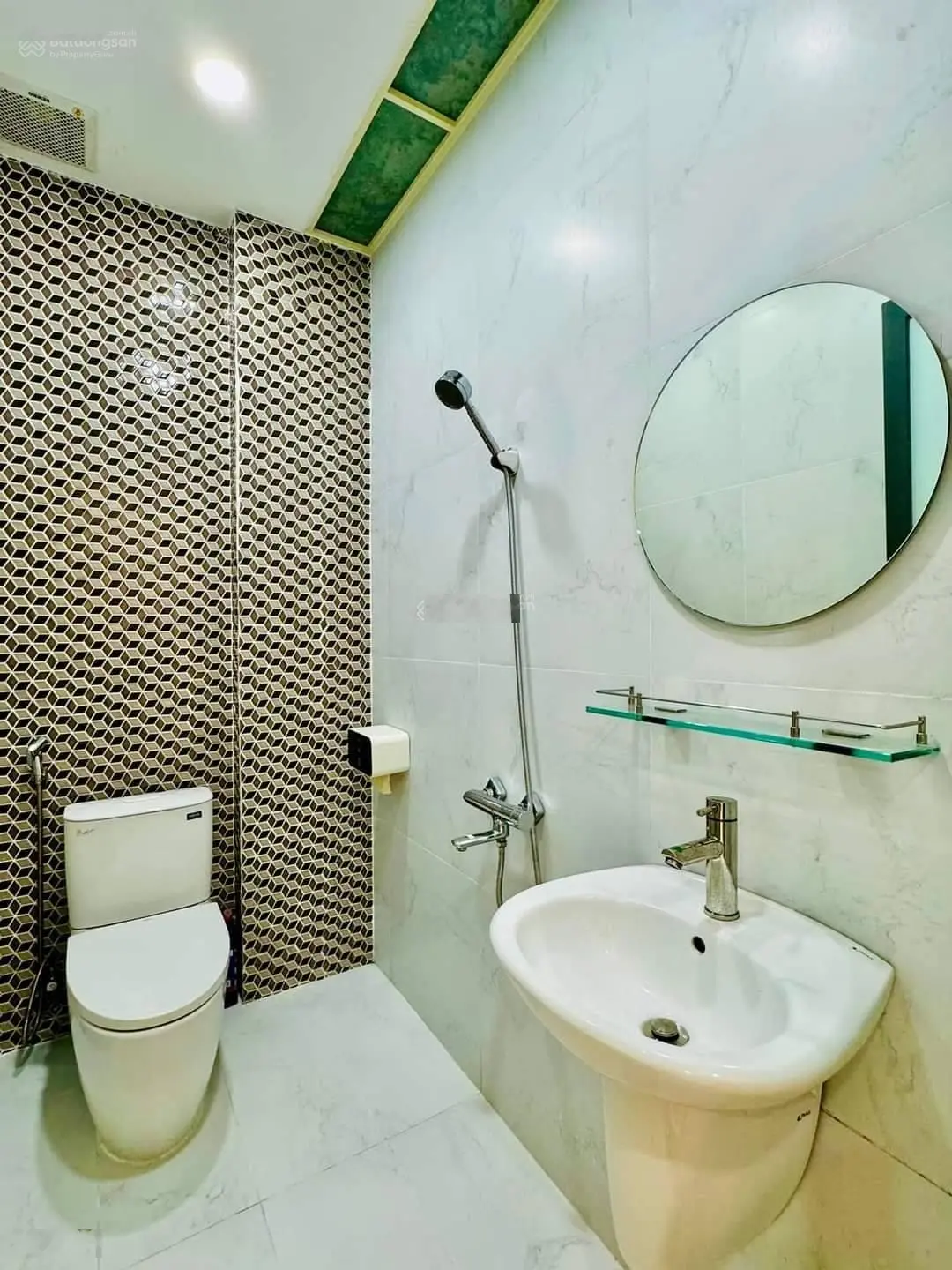 Hot! Siêu phẩm 666 đường 3/2, P14, Quận 10, DT: 63m2, sổ hồng riêng chính chủ