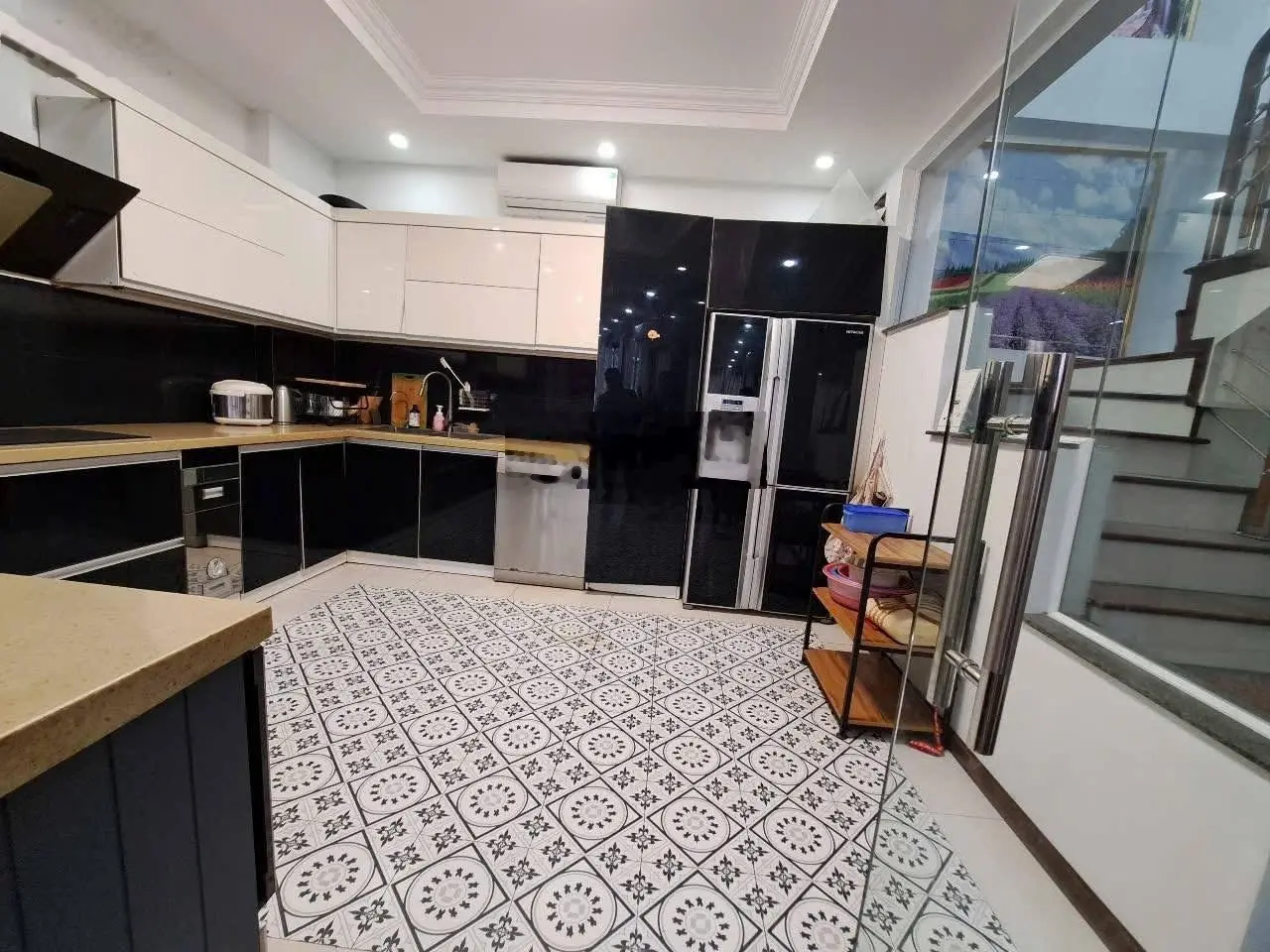 Phân lô ngõ ô tô tránh Hoàng Cầu, Đống Đa. Dt 60 m2, 7 tầng, mặt tiền 6 m. Sổ đỏ CC, giá 23,9 tỷ.