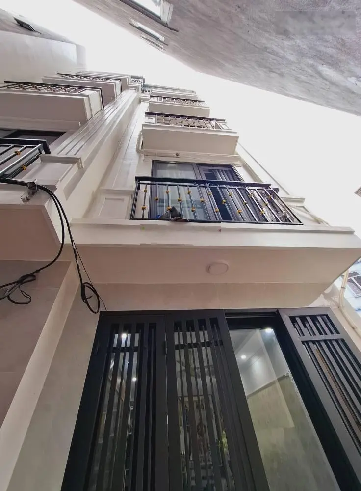 Nhà mới dân mới xây 5 tầng, 32m, ô tô tránh cách nhà 9m, chỉ 6 tỷ gần chợ hà đông