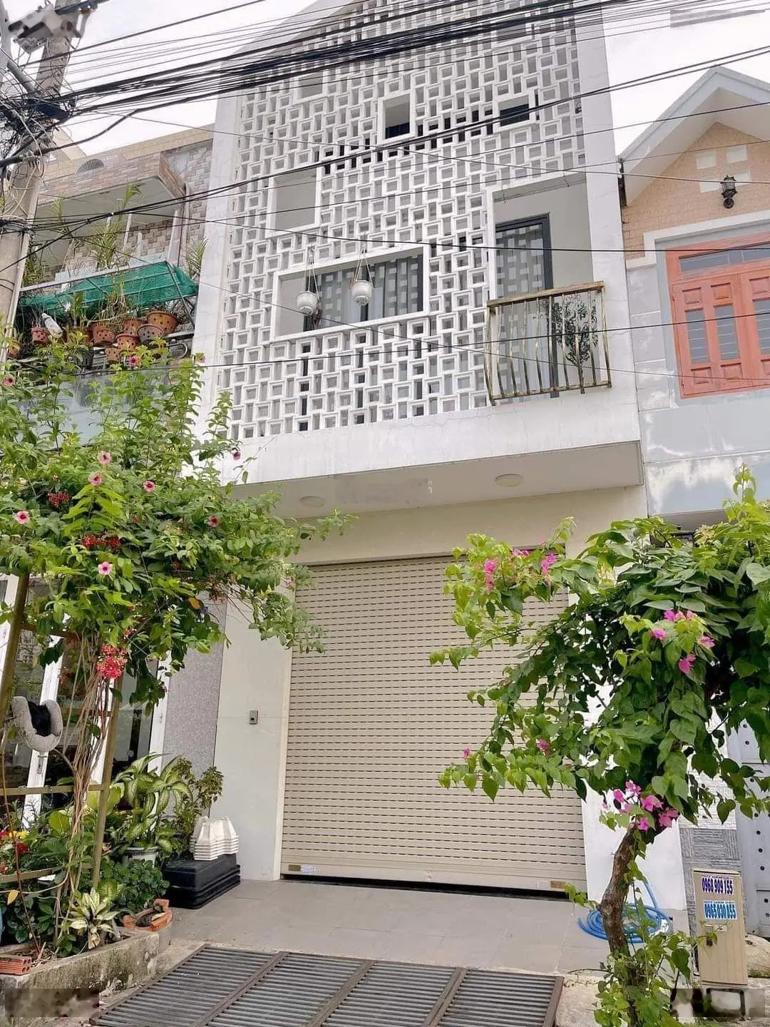 Giảm mạnh còn hơn 4 tỷ xíu nhà lầu trệt thiết kế đẹp gần siêu thị Big C Go Dĩ An, Bình Dương
