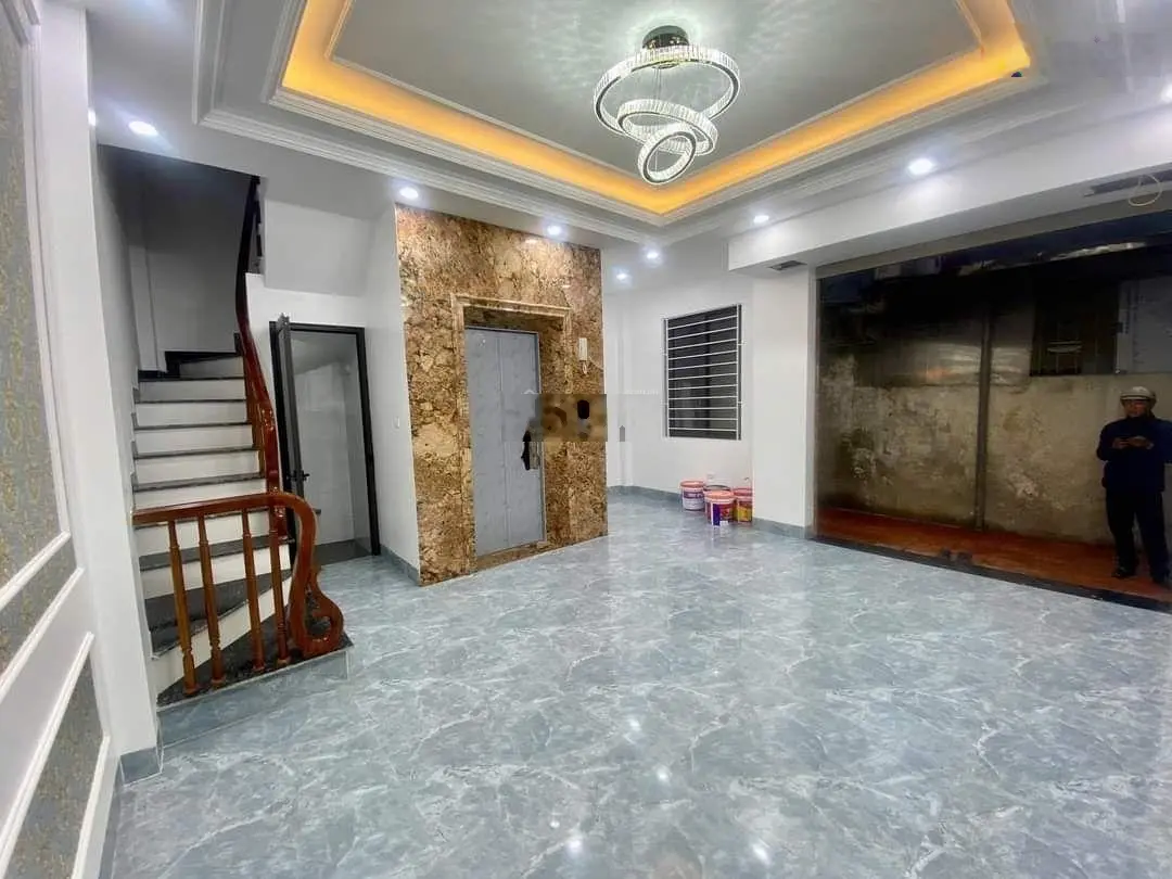 Bán nhà Bùi Xương Trạch. Nhà mới đẹp. Full nội thất oto tránh DT 34m2 2-6 tầng MT 5.7m. Giá 8.45 tỷ