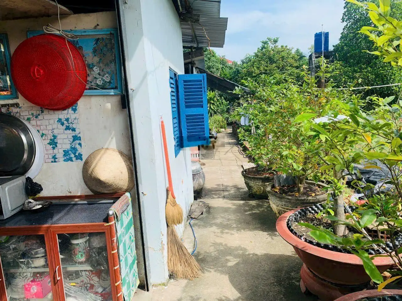 Chủ kẹt tiền bán gấp nhà 591m2 thổ cư ngay trung tâm ngã 4 Gia Bảo khu vực sầm uất nhất thị trấn