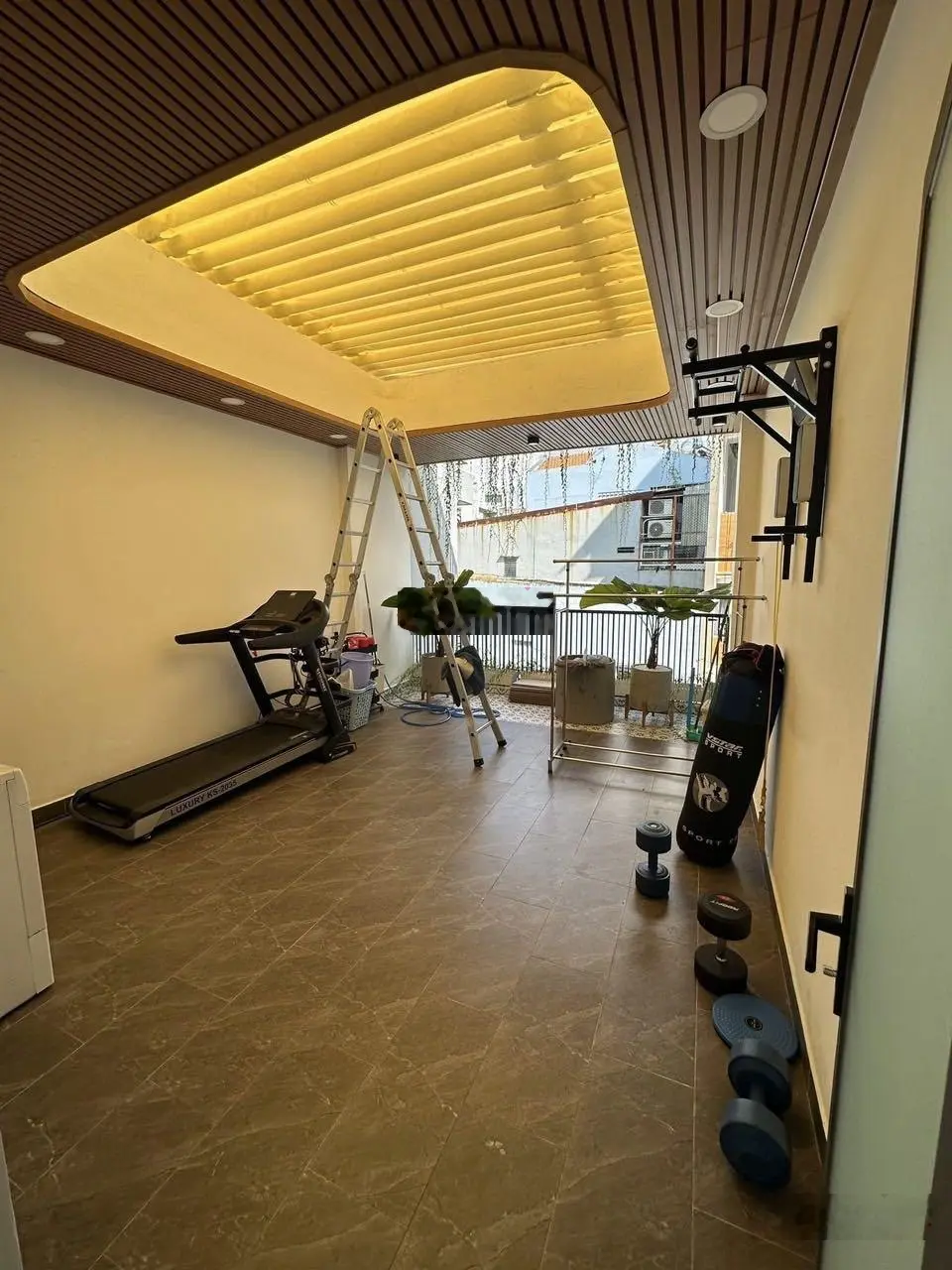 Hạ giá bán nhà Giá 3.4tỷ cho thuê 25tr/th đường Vĩnh Khánh, P8, Q4. Cách Đ. Hoàng Diệu 50m