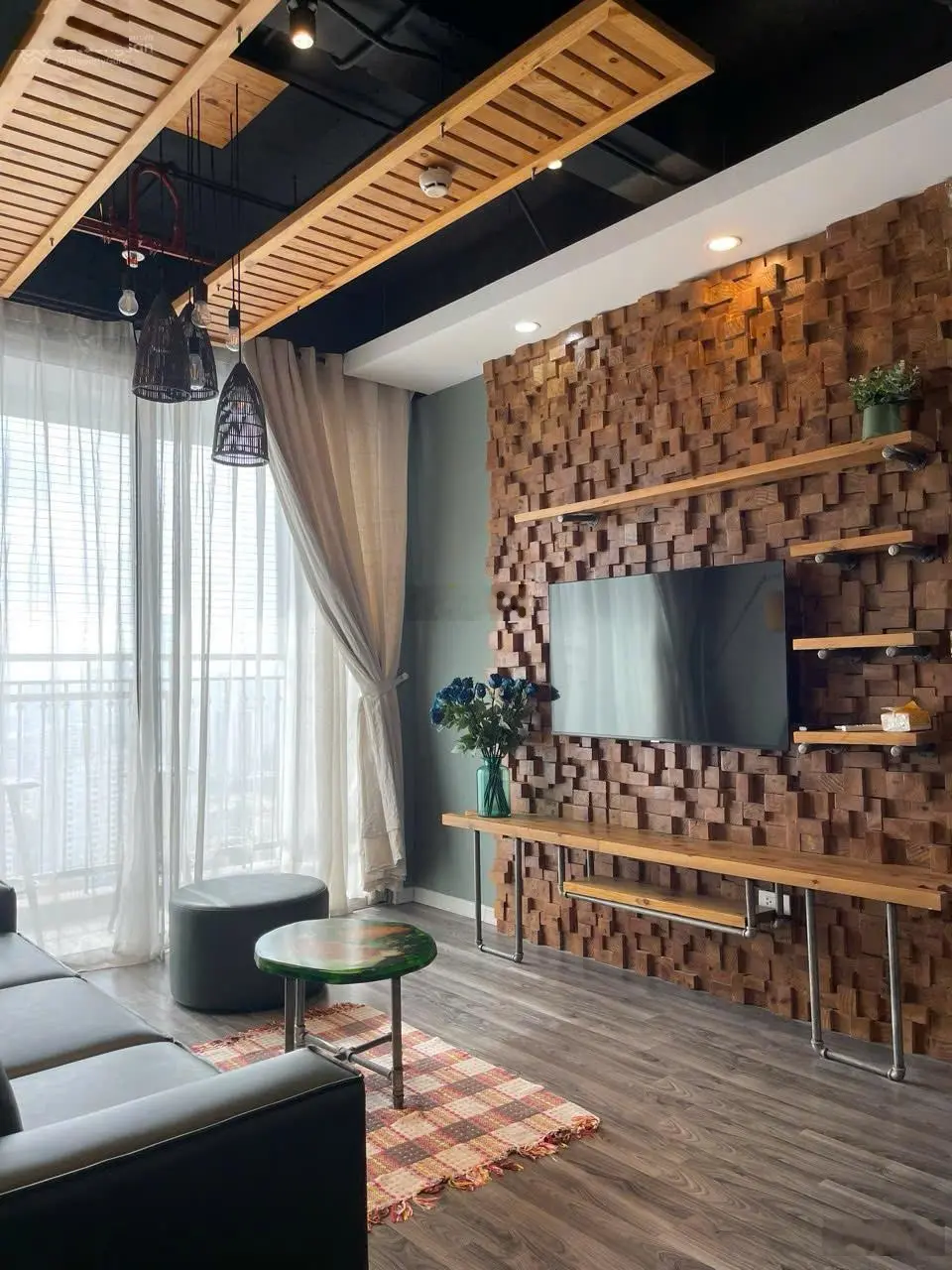 Bán căn hộ tầng cao tòa A2, 79m2, 2 ngủ đã cải tạo rất đẹp tại Vinhomes Gardenia. LH: 0398 195 ***