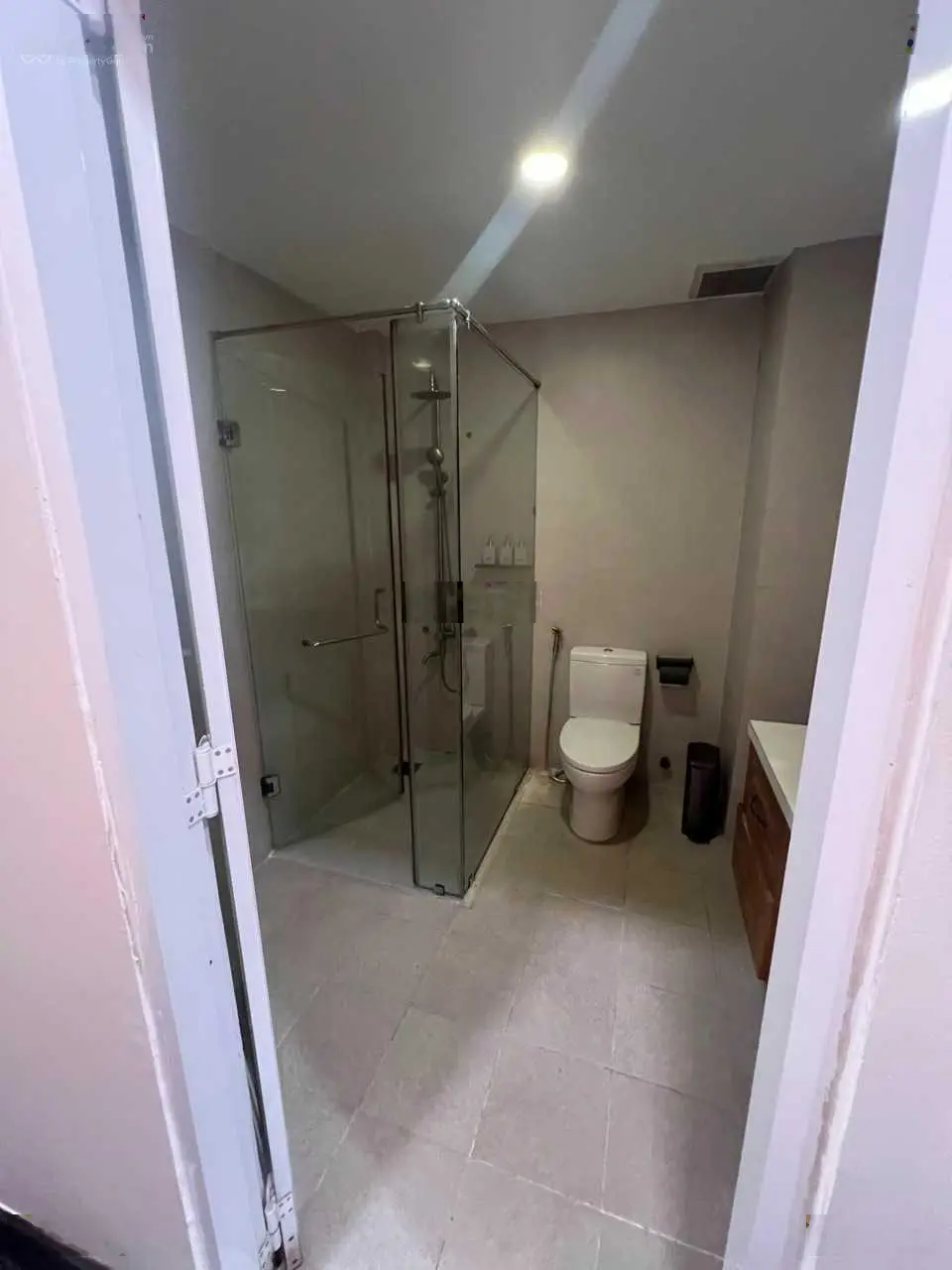 Cần bán căn nhà DT 6x22m đường 16m. Hoàn thiện đẹp, giá ngon lành