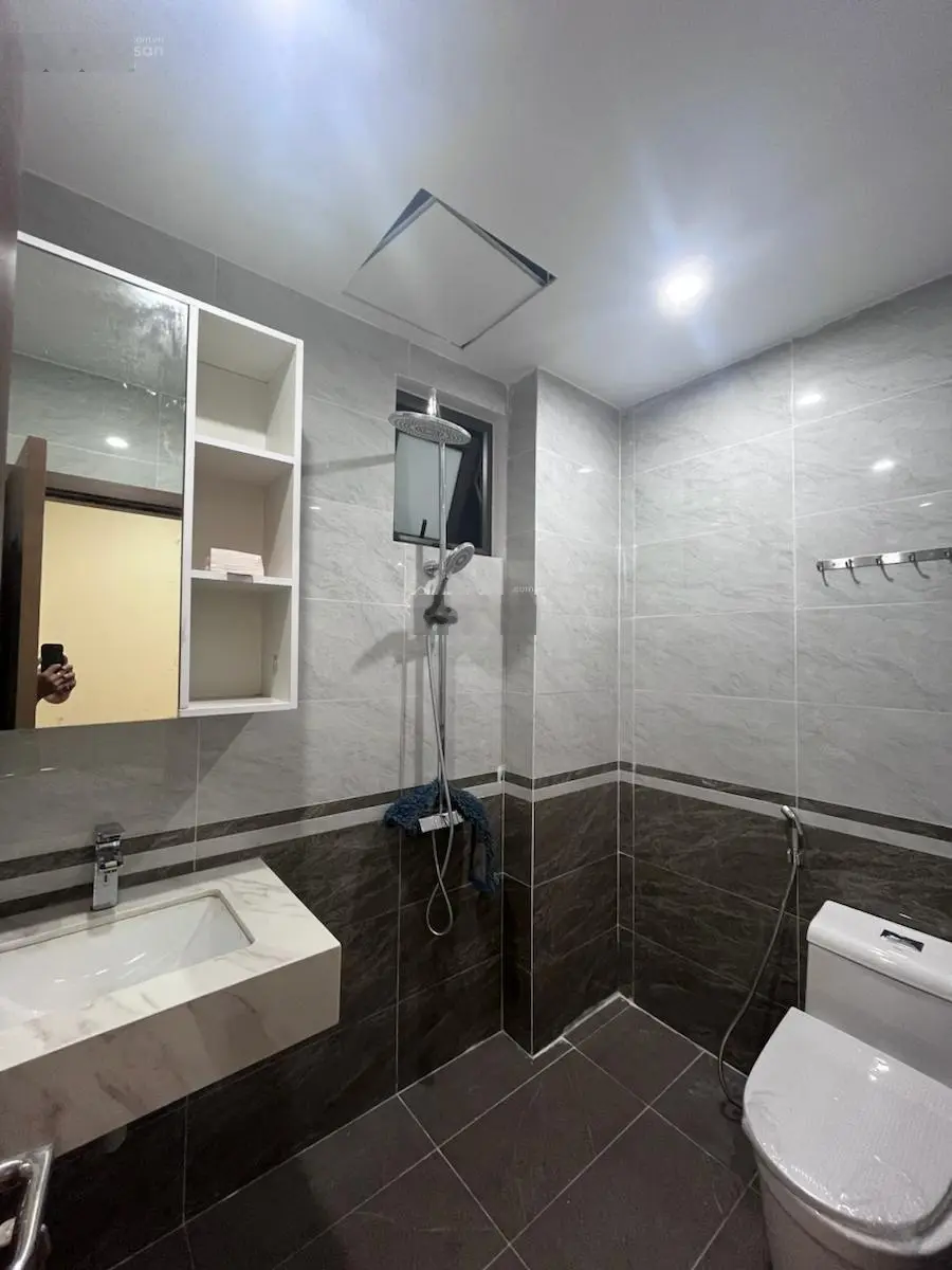 Chủ bán gấp nhà siêu hiếm Cầu Giấy 44m2 x 6 tầng thang máy cực víp xung quanh ngập tràn tiện ích