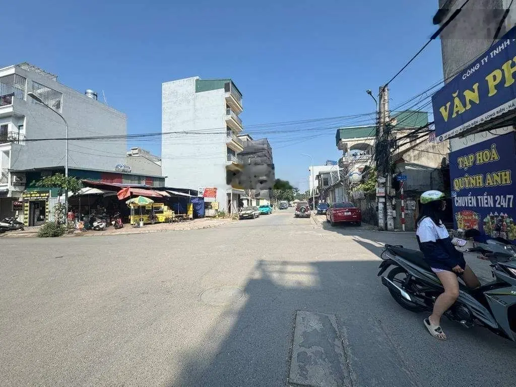 Bán đất gần Phố Trạm 60m2, MT 5,8m giá chào 10,9tỷ (TL) đường 20m, đường thông, gần chợ, trường học