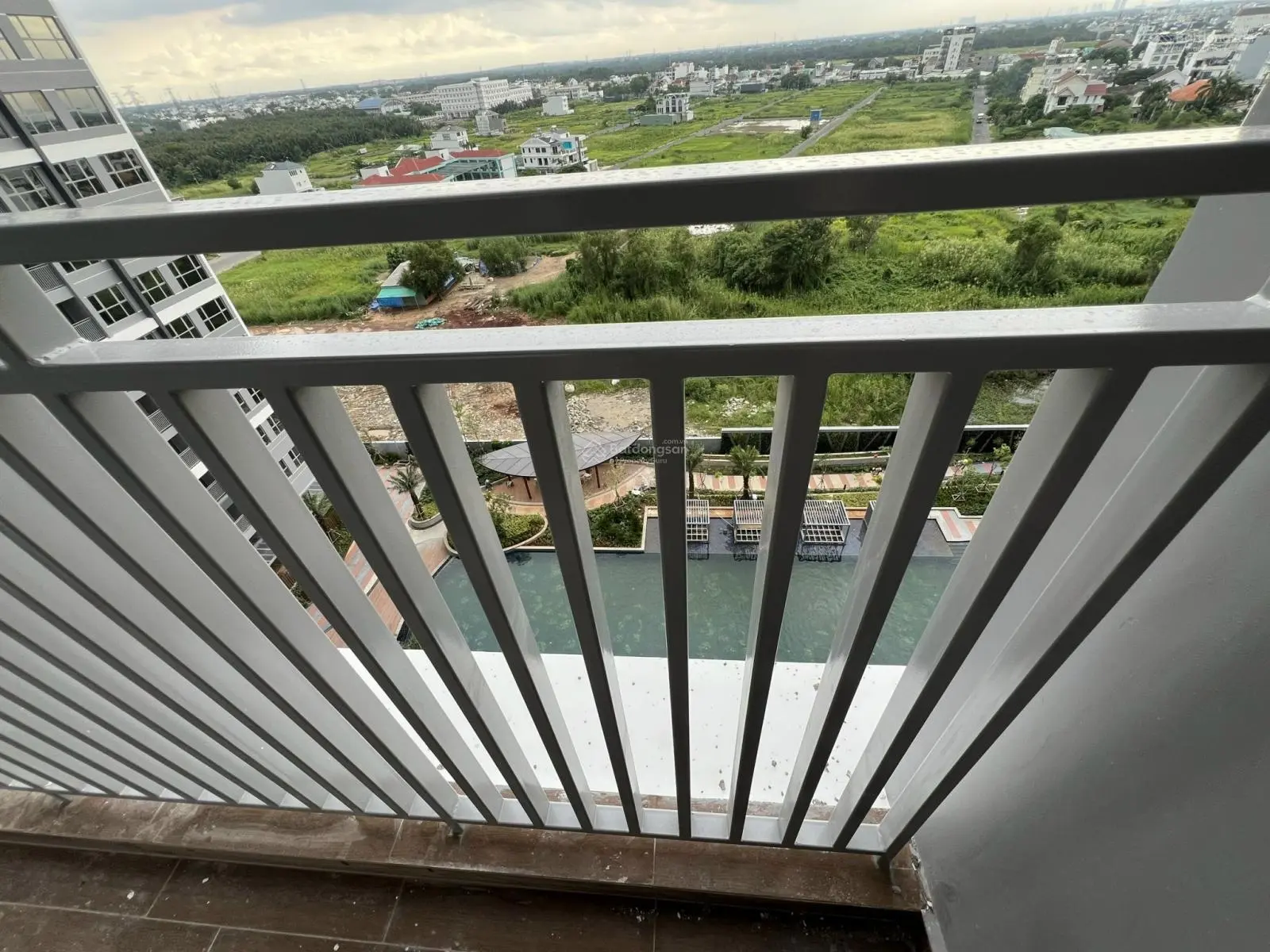 Celesta Rise - Hot Căn 2PN 80m2 view hồ bơi giá 4,160 tỷ. Rổ hàng chuyển nhượng 70 căn.