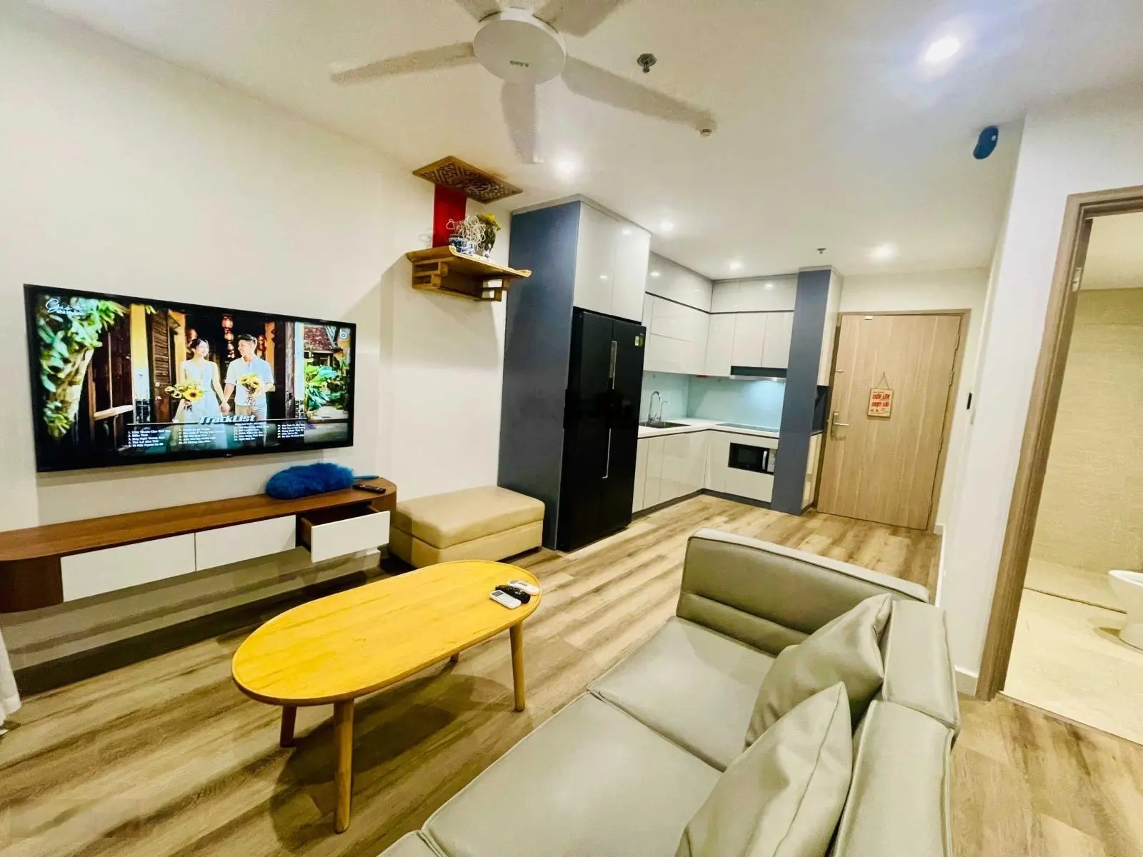 Bán nhanh căn hộ 1+1 ngủ -full nội thất - view đẹp tầng trung Vinhomes Ocean Park