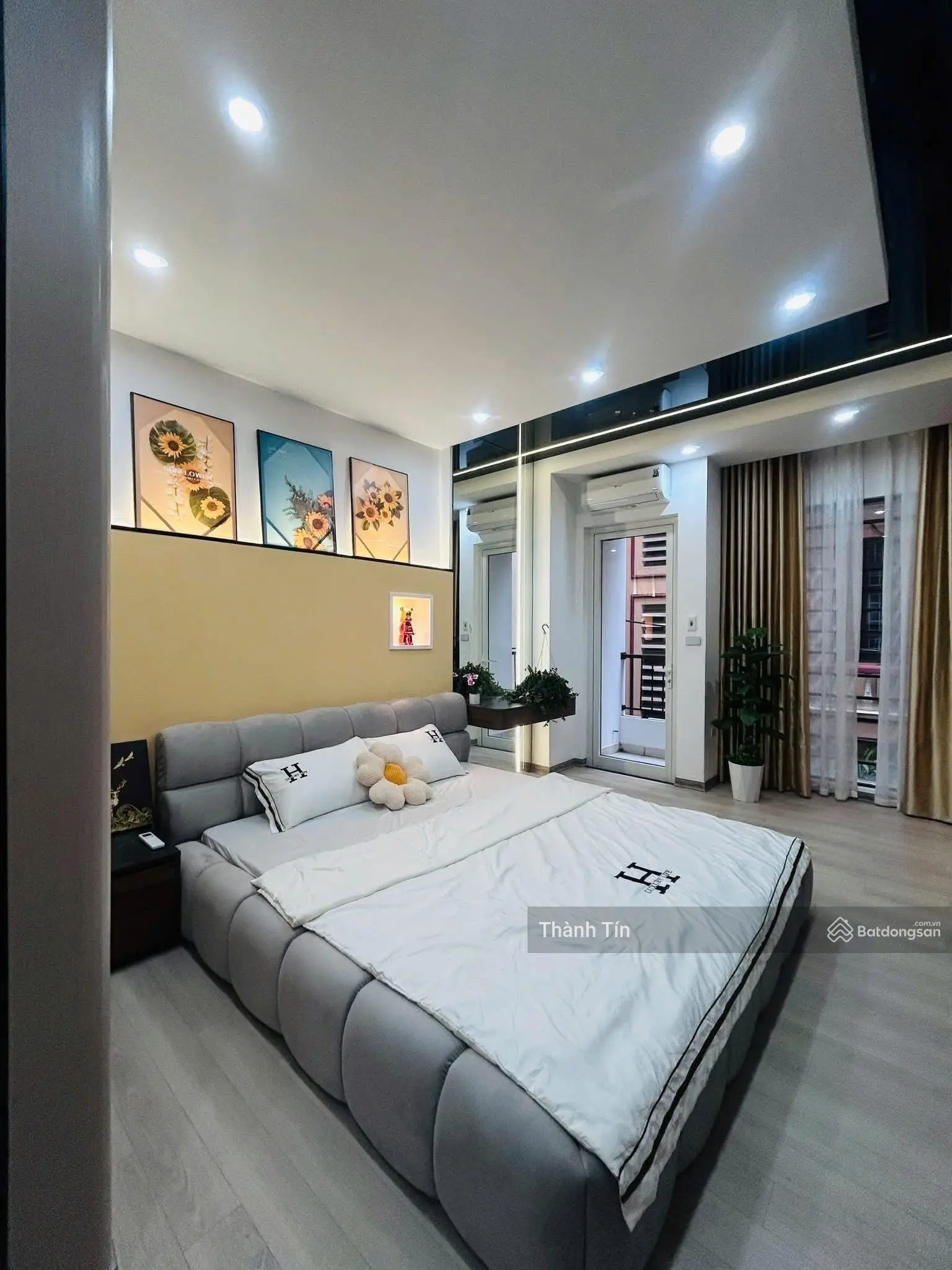 Bán nhà chính chủ ở ngay, 50m2, 4 tầng, phố Đàm Quang Trung, Long Biên. Ô tô đỗ cửa.