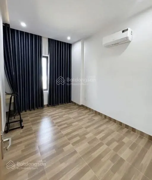 Bán gấp nhà Hoàng Hoa Thám, P.12, Tân Bình. DT 44m2. SHR, pháp lí chuẩn. giá 2,25 tỷ