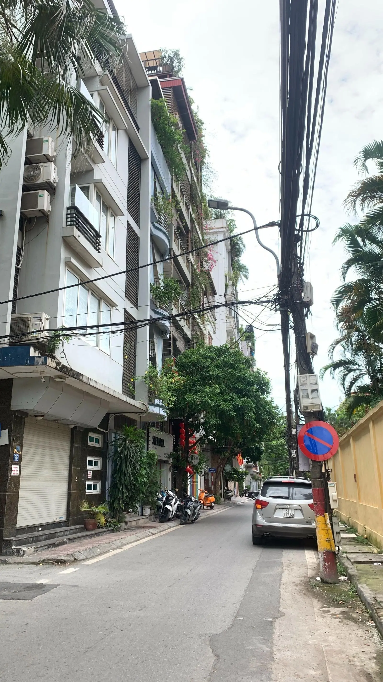 Bán nhà riêng, 60m2, 7T thang máy, mặt tiền 5,4m. Khu vực VIP của Hoàn Kiếm. Ngõ đẹp 7m oto tránh
