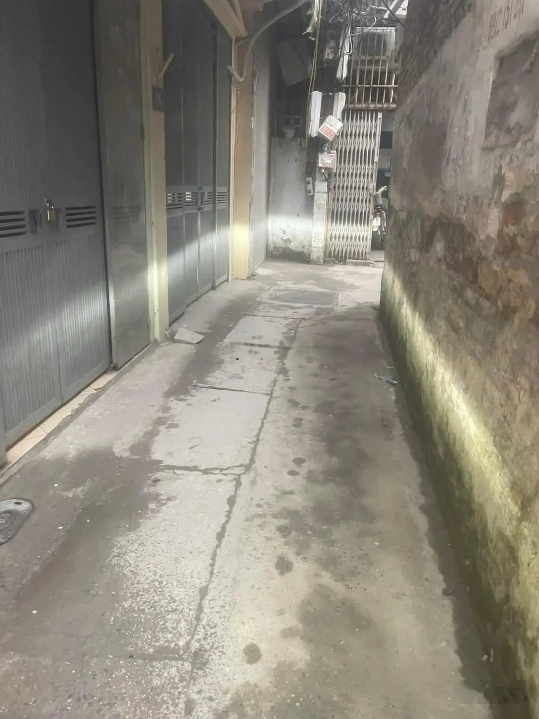 Bán nhà riêng 3T tại ngõ 69A Hoàng Văn Thái, 6,9 tỷ, 46 m2, 3PN, 2WC, pháp lý đầy đủ. Ô tô đỗ cửa
