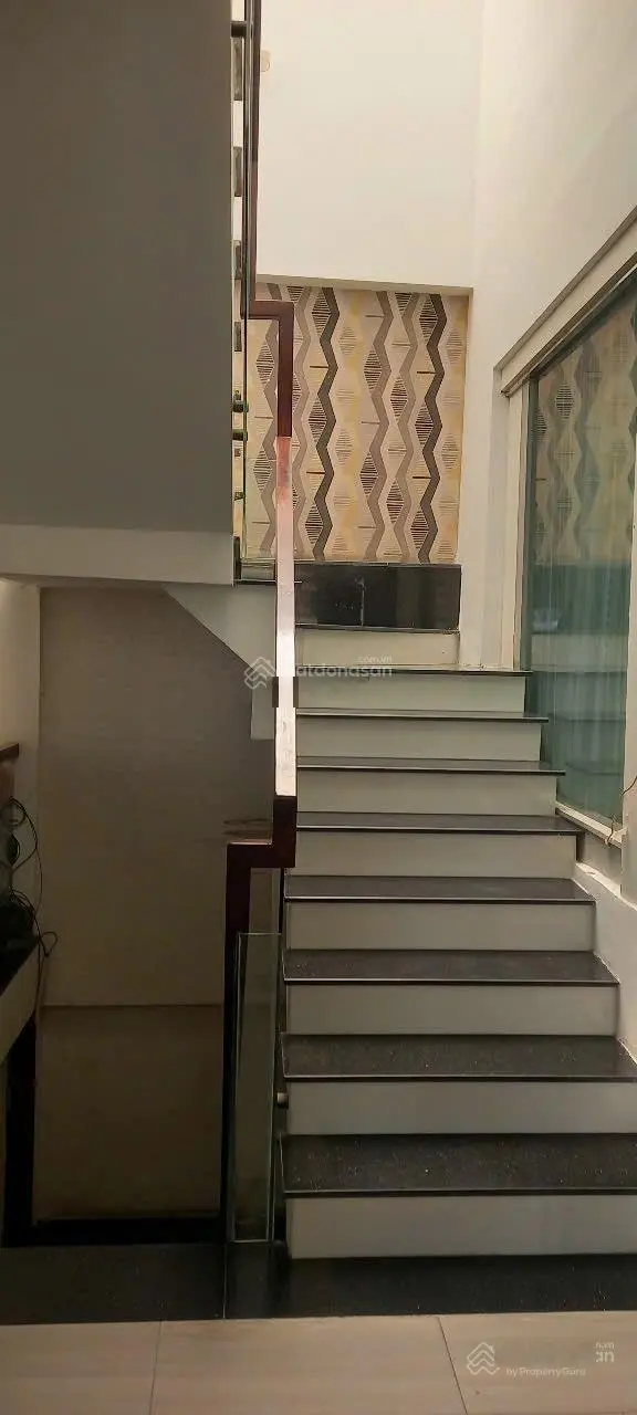 Bán Nhà 4 Tầng Lầu Mặt Tiền Lý Văn Sâm, Tp Biên Hòa, dt 12 x 24m = 327m2 dt Sàn = 669m2 Giá 17,9 tỷ