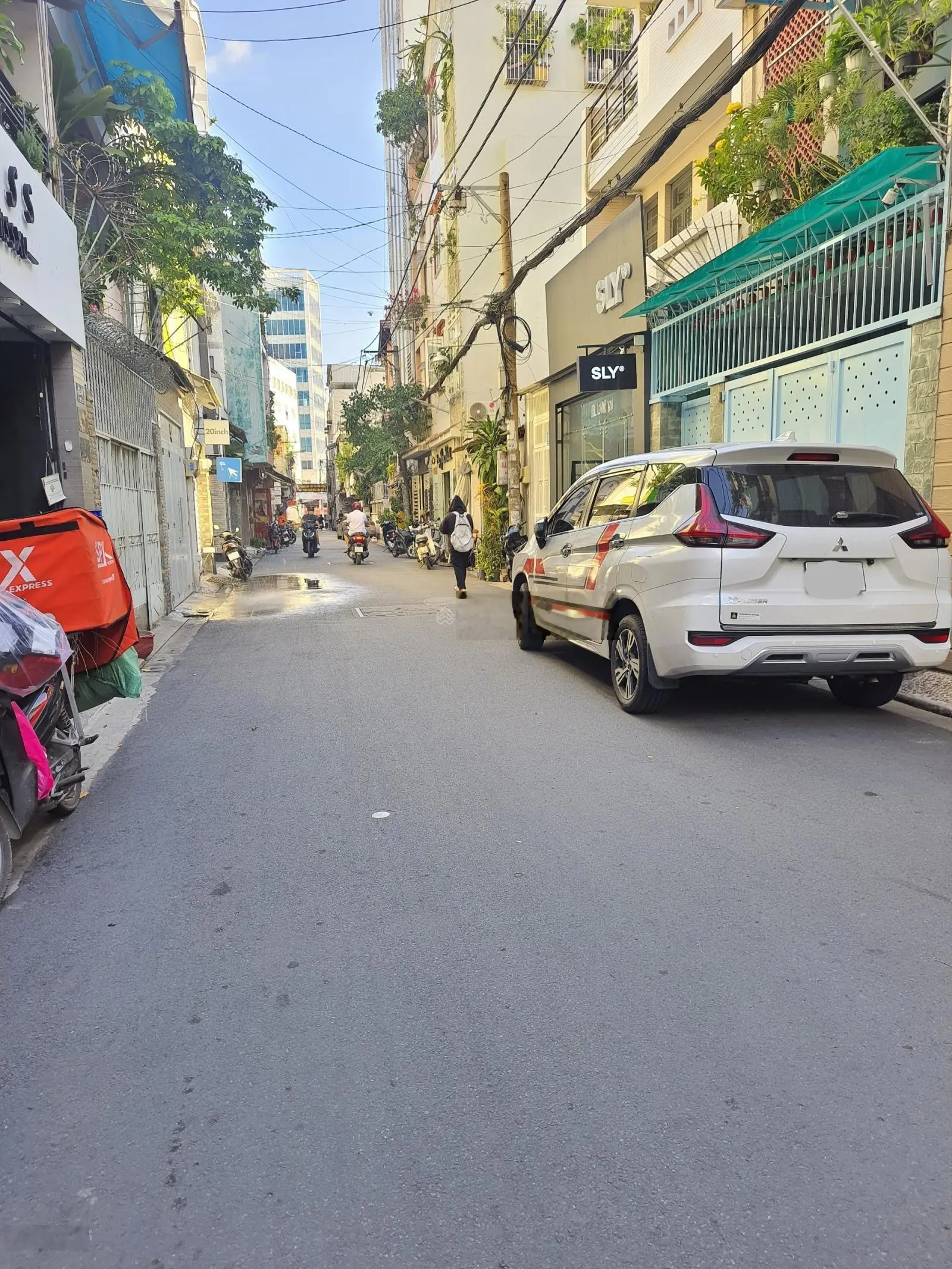 4.2x12m, 4 lầu, Nhà hẻm 6m Lê Văn Sỹ, ngay trung tâm phố thời trang, Giá 11.8 tỷ