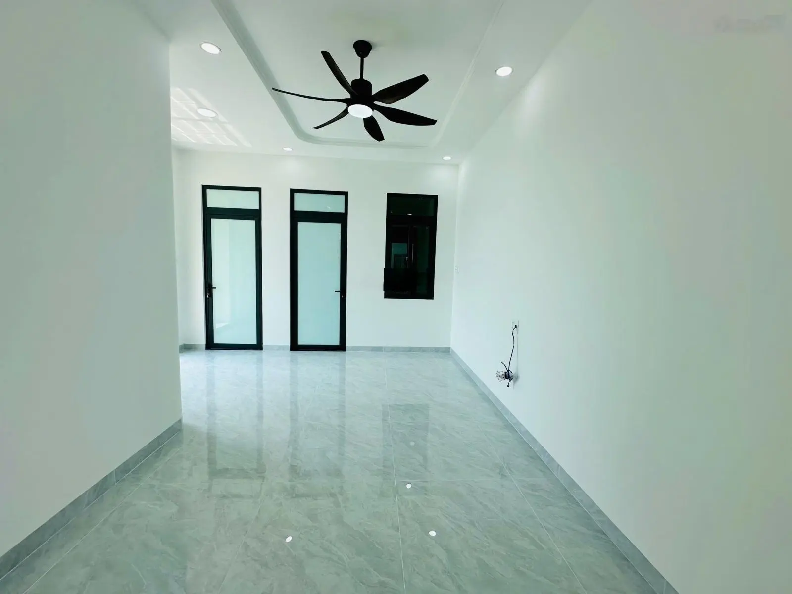 Hàng hiếm - bán căn góc 2 mặt tiền 2 tầng TĐC Đất Lành - Vĩnh Thái, Nha Trang vừa hoàn thiện