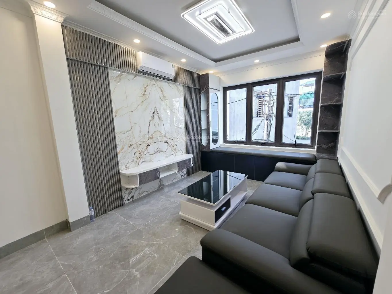 Siêu phẩm thạch bàn 40m2 x 6t thang máy gara ô tô ngõ thông kinh doanh tốt an sinh đỉnh cao