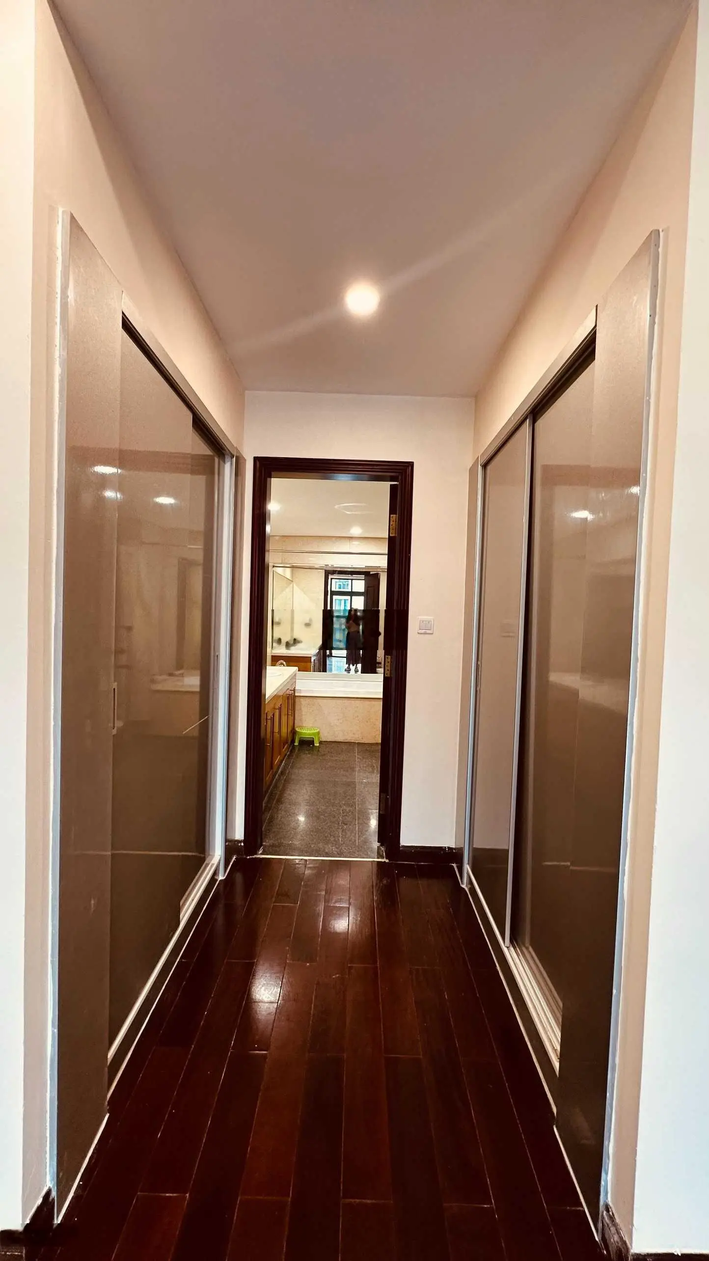 Chính chủ bán căn 3 PN 143m2 full đồ tại Green Diamond 93 Láng Hạ, ban công Tây Bắc view hồ, sổ đỏ