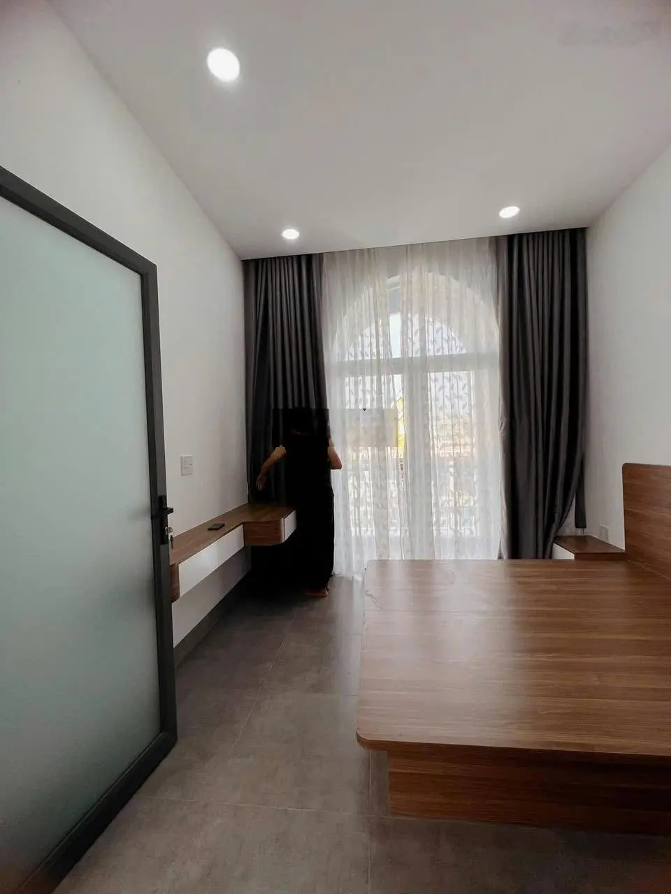 Nhà đẹp ngay mặt tiền đường DX 84 Định Hòa, Thủ Dầu Một, gần bệnh viện 1500G, thiết kế hiện đại