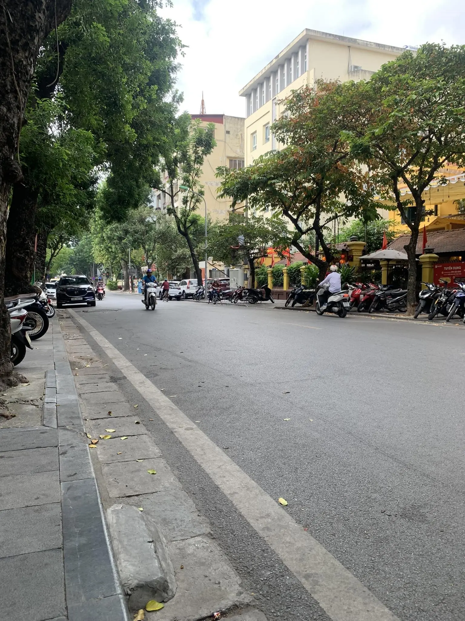 Bán biệt thự HXH 69 Nguyễn Gia Trí, 36,5 tỷ, 160m2, view đẹp, pháp lý đầy đủ,góc 2 mặt tiền