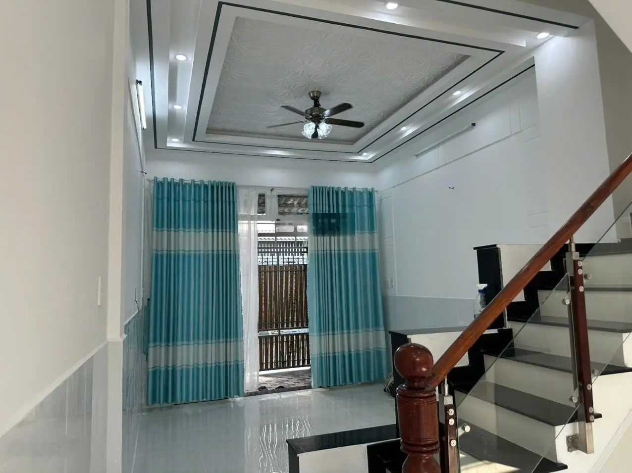 Bất ngờ. Nhà 2 lầu tại Lê Văn Lương gần Hoàng Anh Gia Lai