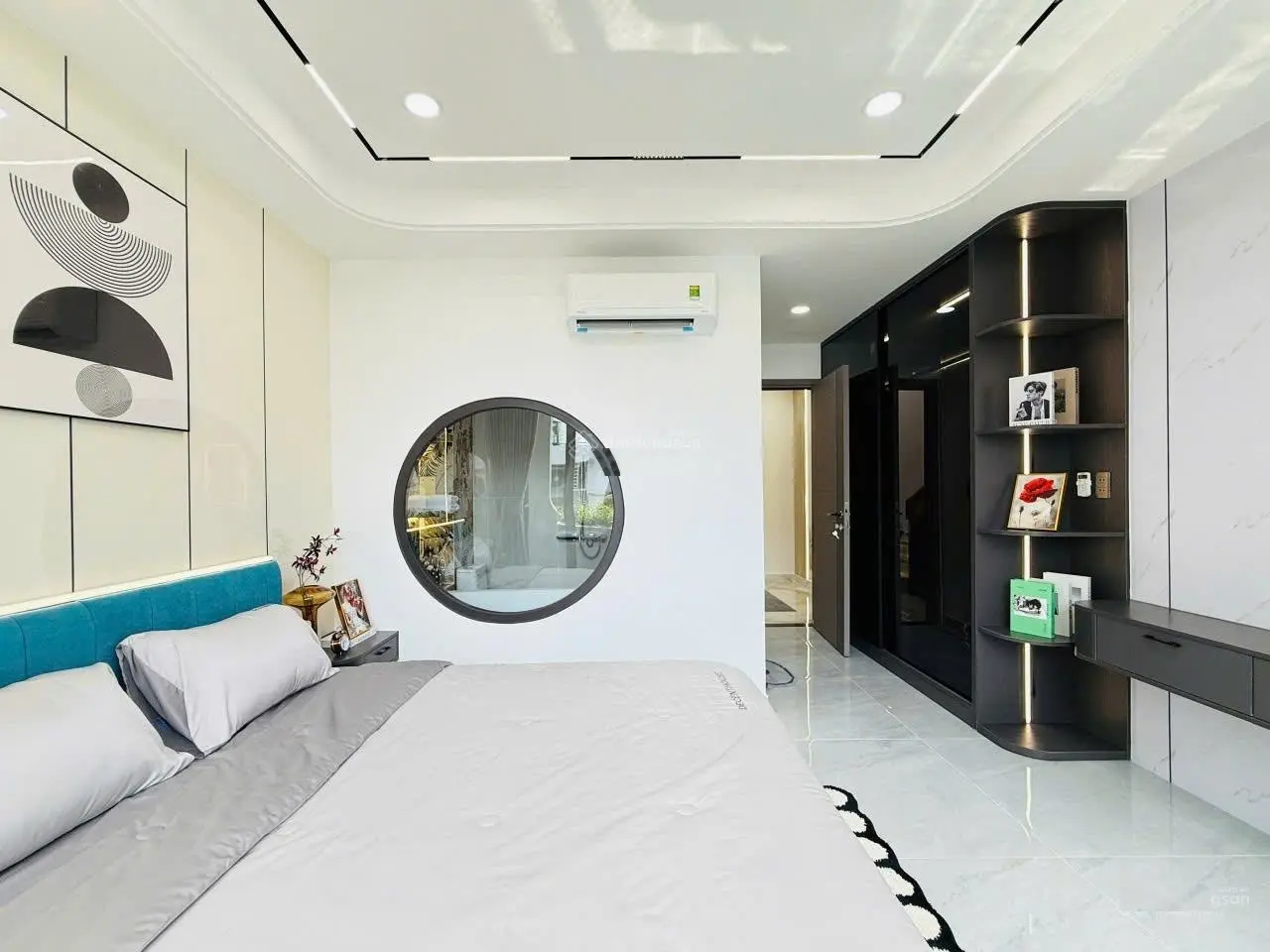 Bán nhà đẹp 1 sẹc thẳng, sát mặt tiền Đ. Nguyễn Tư Giản, 3PN, phòng thờ, 5WC, trệt lửng 2 lầu, P.12