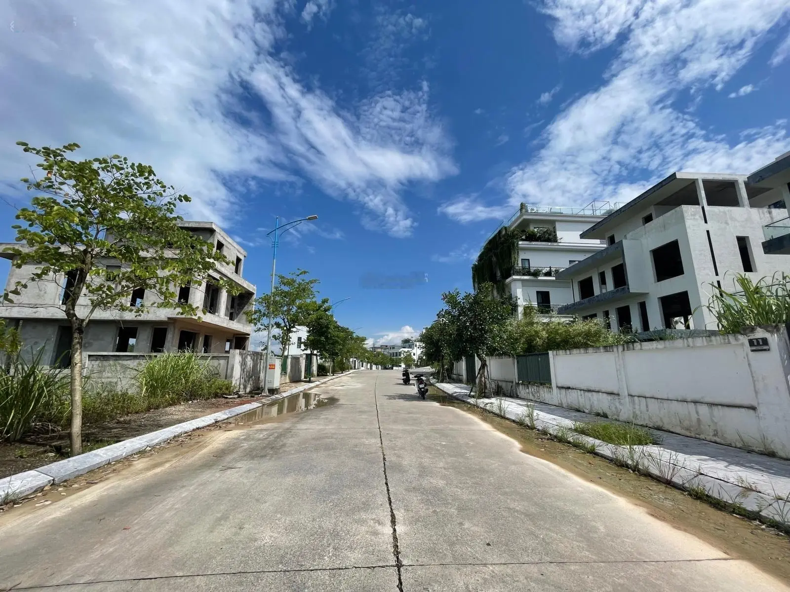 Biệt thự 4 tầng công năng sử dụng 1000m giữa trung tâm Bãi Cháy - Hạ Long