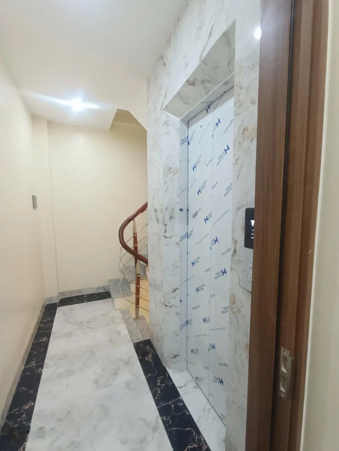 Bán nhà Hà Nội, Đại La, Hai Bà Trưng, Hồng Mai, Trương Định, Phương Liệt thang máy 9 tỷ ô tô đỗ cửa