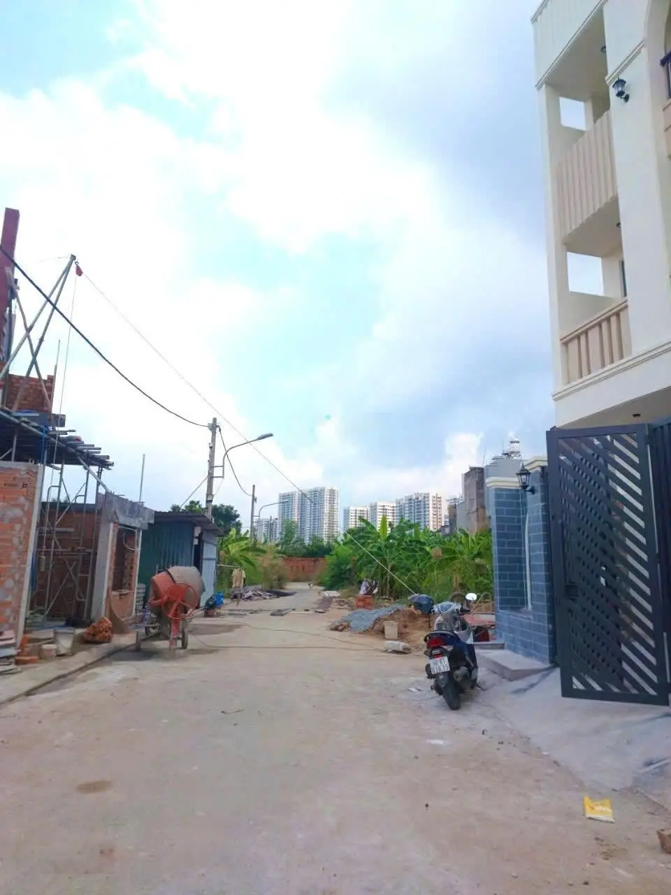 Ngay Vinhome Đường 21 Nguyễn Xiển, P.Long Thạnh Mỹ, Q9 - Dtich 81m2 (ngang 6m) Giá :3.830 tỷ