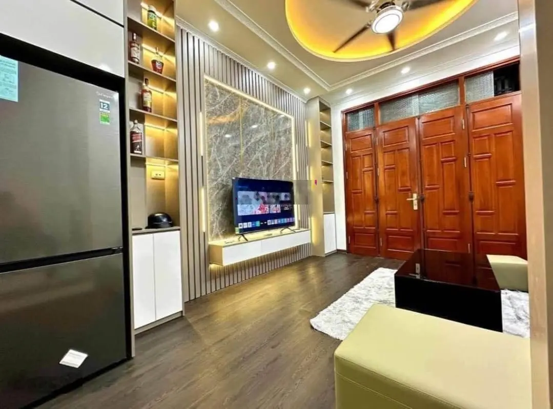 Bán nhà Đền Lừ, Hoàng Mai. Diện tích 45m2 5tầng, hàng xóm Feliz Homes, thang máy, oto 30m chỉ 6,xtỷ