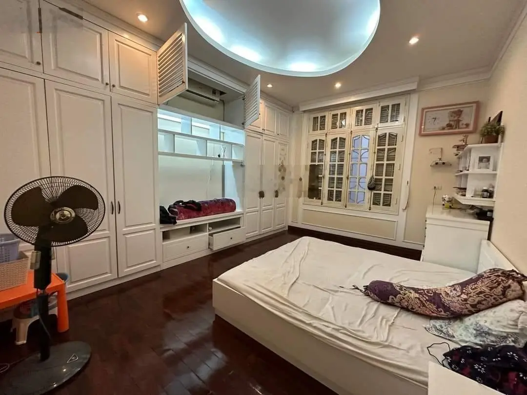 Cần bán nhà lô góc, phân lô, kinh doanh, ôtô tránh, phố Kim Mã Q. Ba Đình DT 70m2 X 5T, MT 5m 23 tỷ