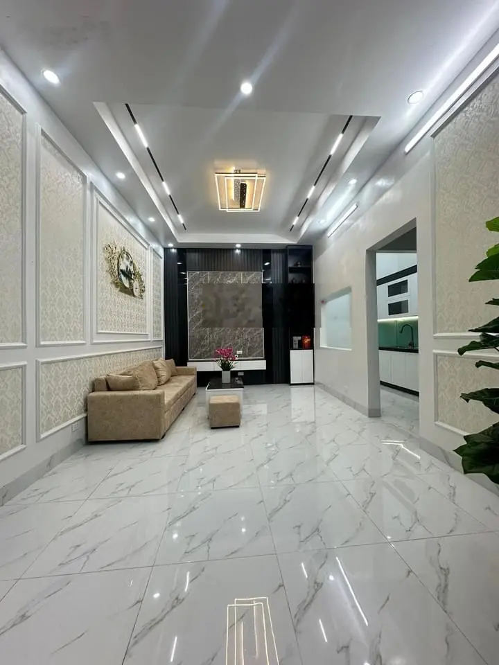 Bán nhà ĐƯỜNG LÁNG- ĐỐNG ĐA-HÀ NỘI, DT: 37m2 x 4 Tầng - MT: 5m / Giá : 5,85 Tỷ