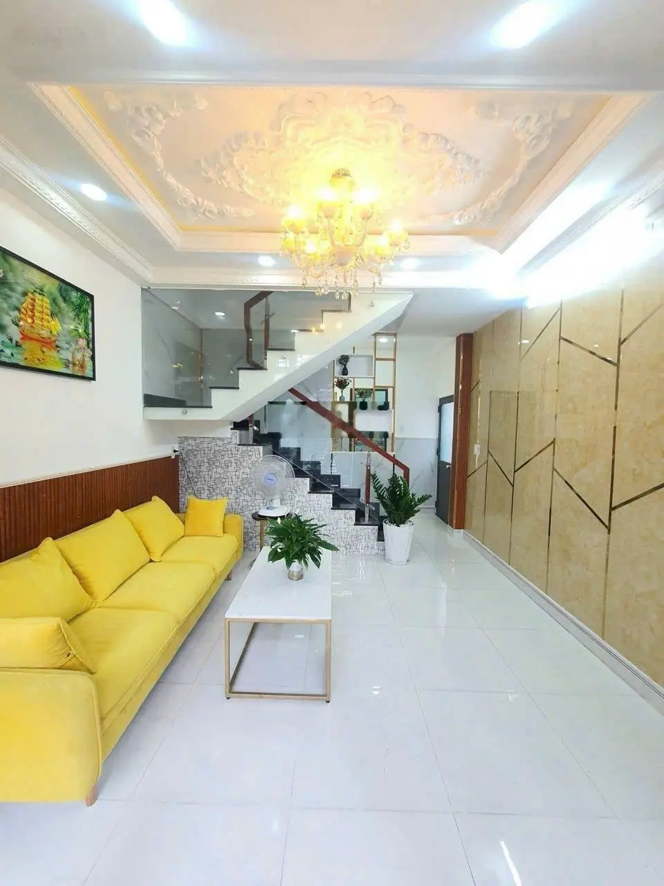 Cần bán gấp nhà hẻm 1806 TT Nhà Bè. DT: 4 x 9m, 1 lầu, 2 phòng ngủ, 2 WC, ban công view đẹp