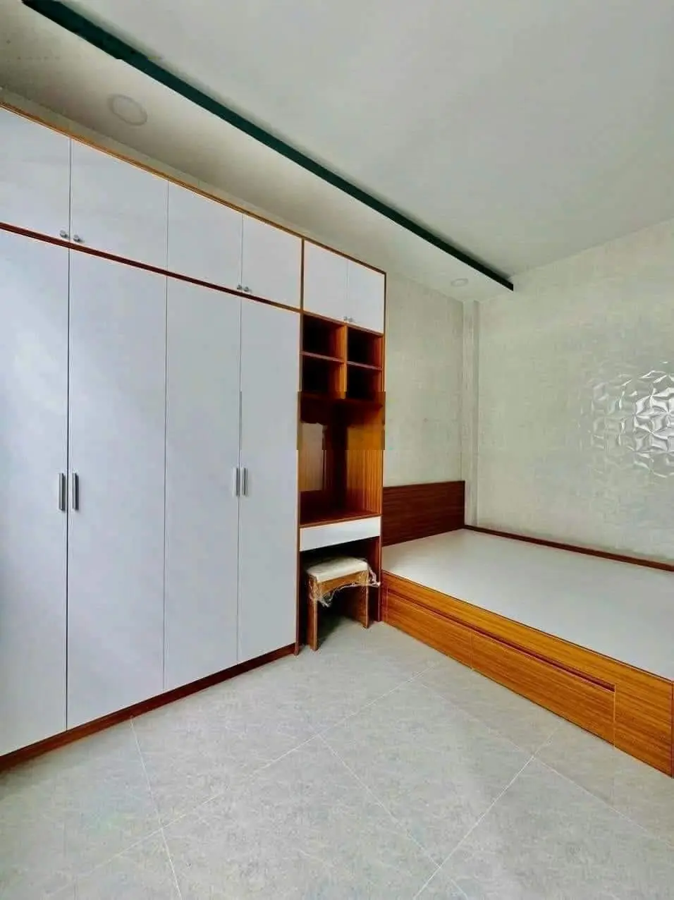 Nhà đẹp mới xây đ.hoàng phan thái ngay chợ bình chánh dt 96m2 giá chỉ 1ty7 shr gần ra quốc lộ 800m