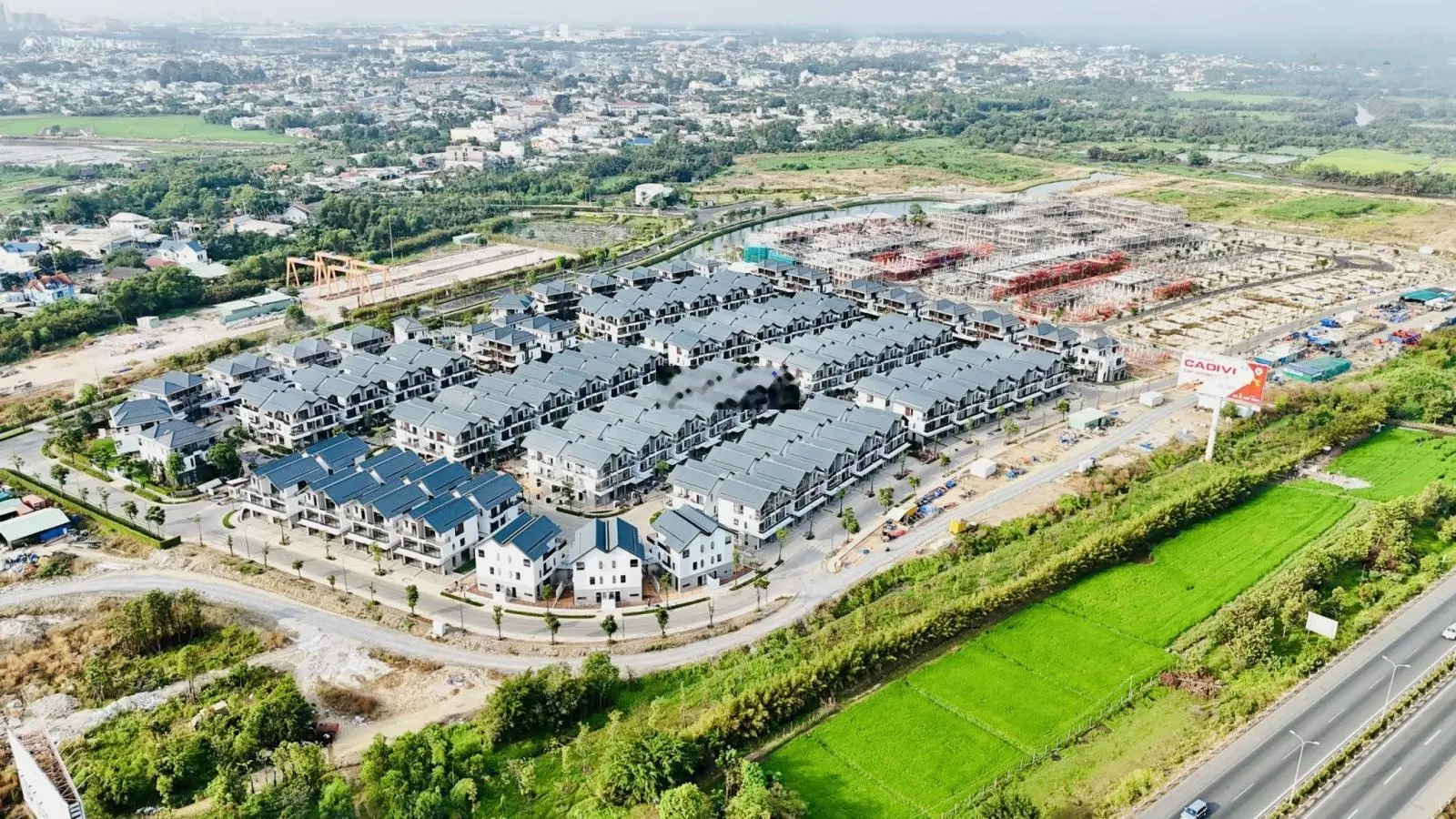 Cần bán lỗ 520 triệu cho 1 căn Villa SL Zone 2, DT 7x15m, KDT ID Junction Long Thành - giá 6tỷ