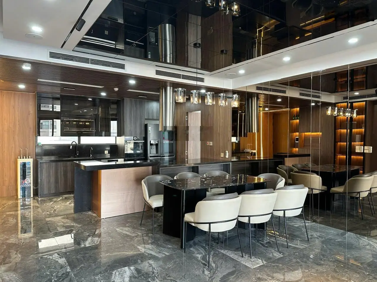 Bán căn Roman Plaza 103m 3N3W giá 6,2 tỷ. Sẵn sổ, full nội thất. LH 0962 347 ***