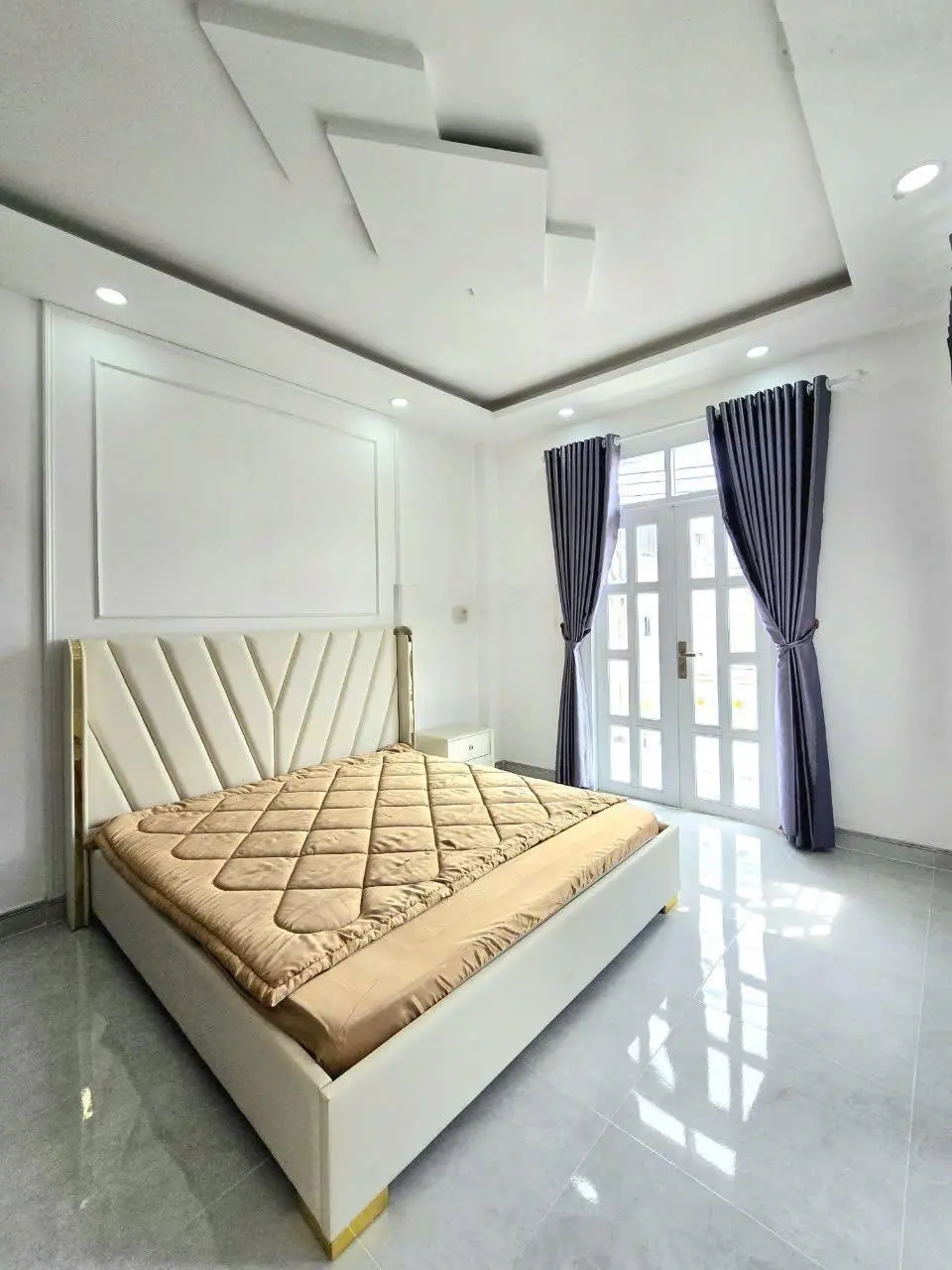 Bán nhà phố mặt tiền HXH 76 Dương Cát Lợi*Thị Trấn Nhà Bè - 5.5x12m, 3L, 4PN + NT. Giá bán: 6.8 tỷ