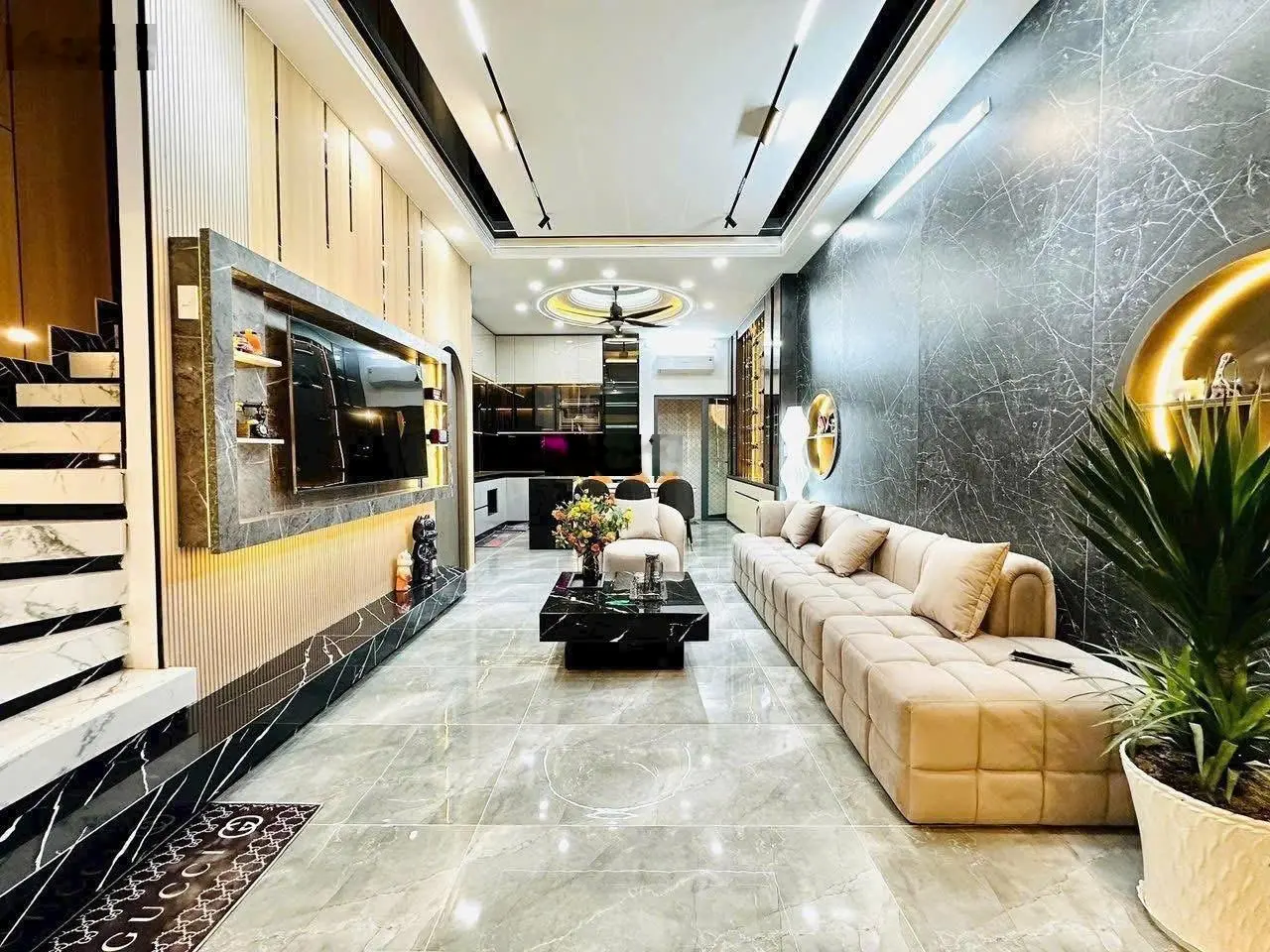 Hốt bạc nhà bán gấp cho thuê tại Lê Đại Hành, 3,55 tỷ, 59,3m2, sổ riêng chính chủ hẻm xe hơi