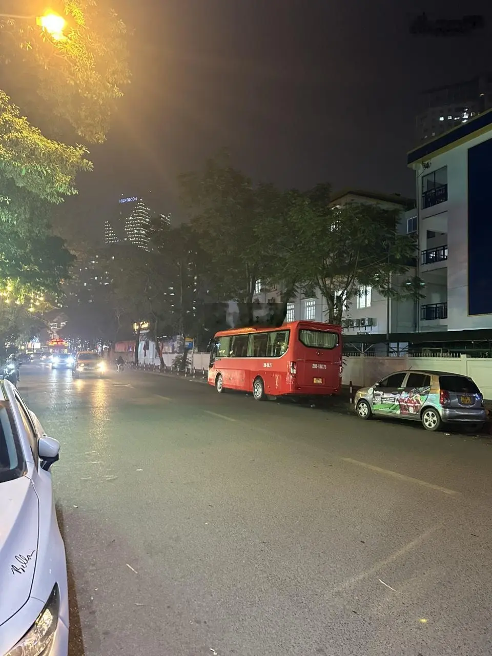 Hiếm! Nhà phố Nguyễn Thị Định - Cầu Giấy. DT 90m2, MT 11m. Giá 23,8 tỷ. Lô góc 3 thoáng, ô tô tránh