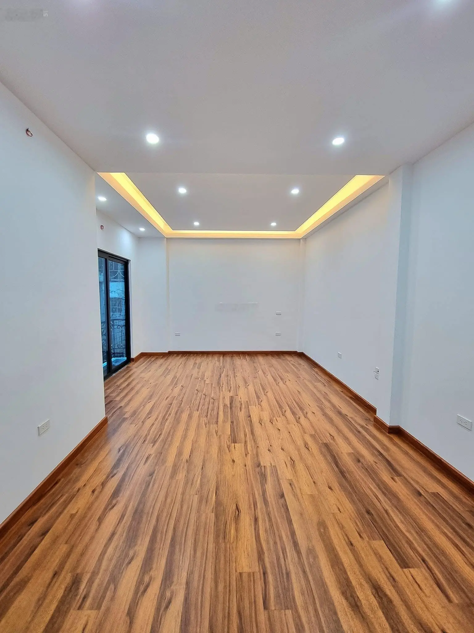Chính chủ bán nhà xây mới 57 m2 x 6 tầng - 6 ngủ sổ đỏ phố Khâm Thiên nhỉnh 9 tỷ - ngõ ngắn - rộng