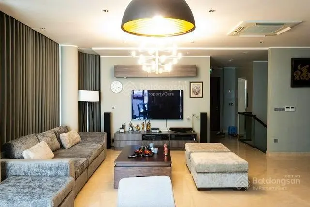 Mặt phố Kim Mã - DT 66m2 - 5tầng - MT 6,6m - 31tỷ - mặt tiền quyền lực - lô góc 2 thoáng