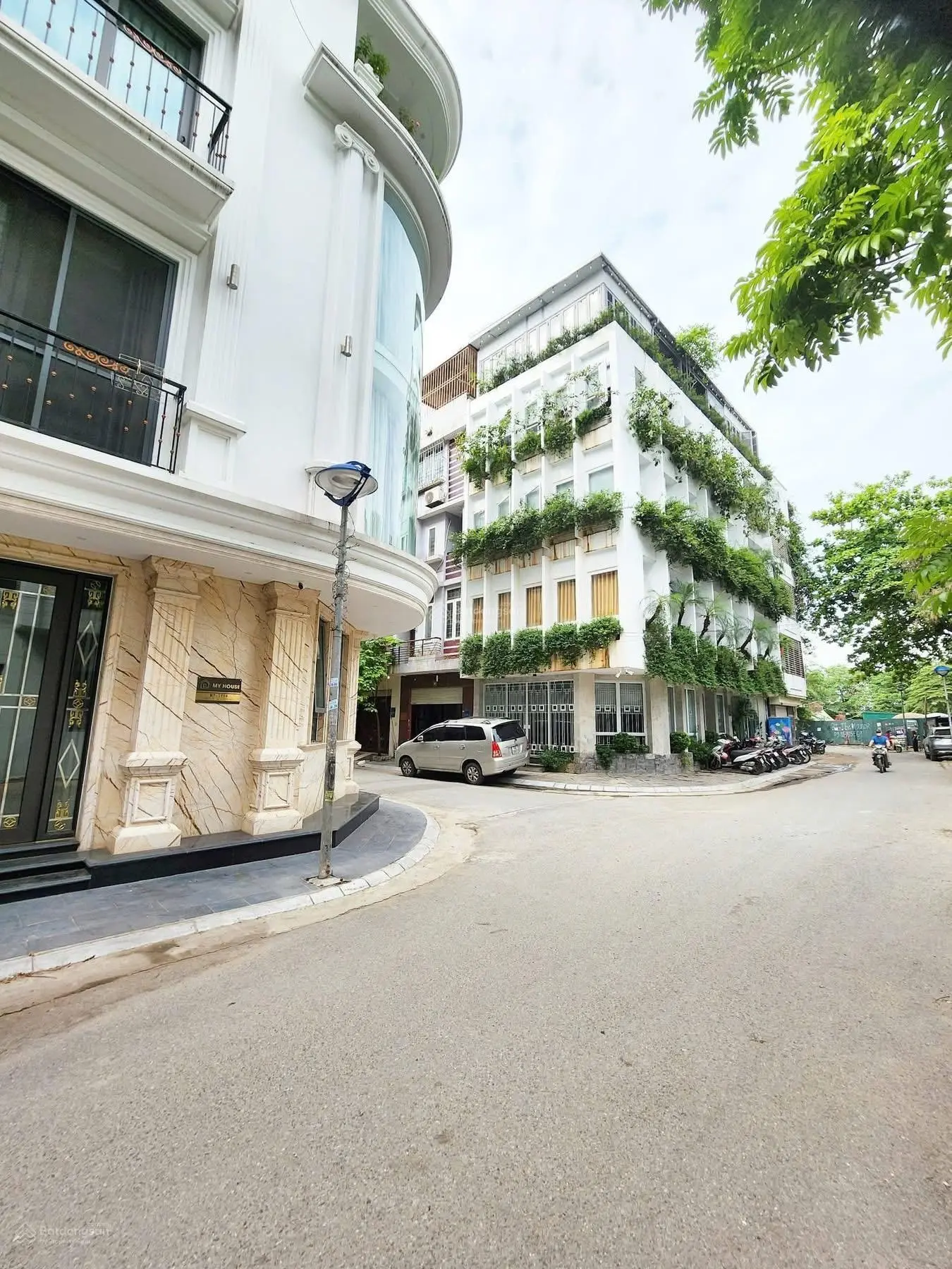 Bán nhà phân lô khu đô thị văn quán hà đông vị trí kinh doanh đắc địa dt 70m*4t*4,2mt :18,3 tỷ .tl.