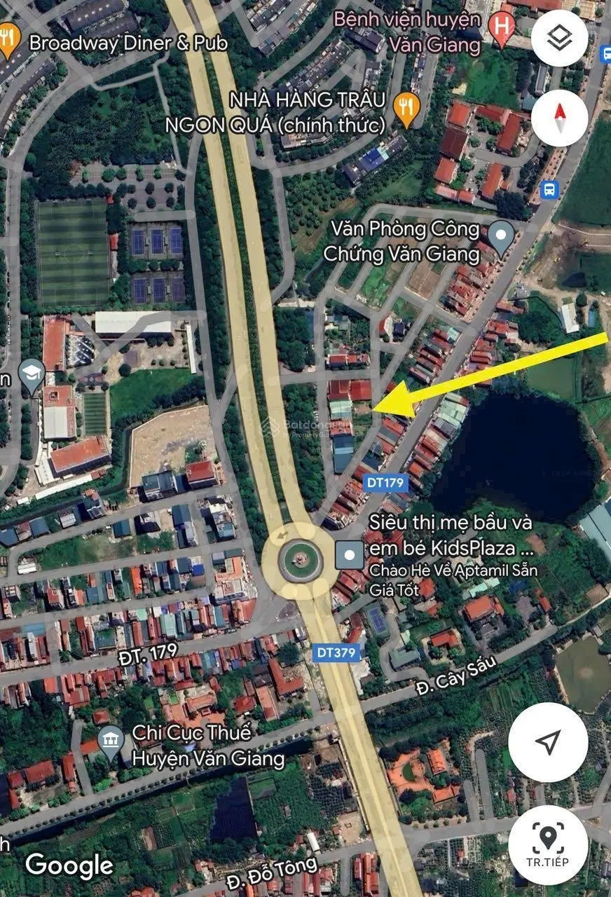 Bán đất đấu giá vòng xuyến Văn Giang