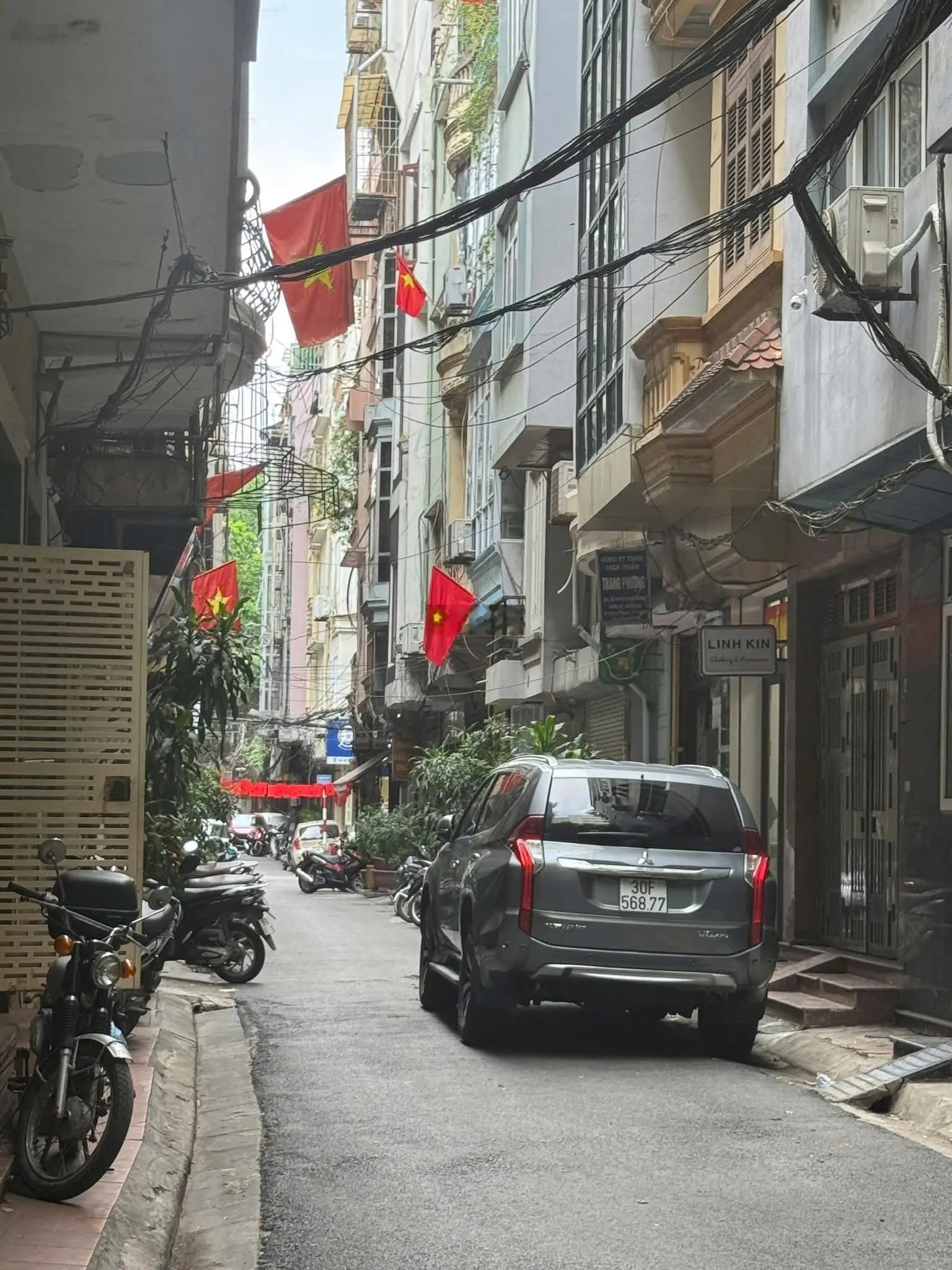 Bán Nhà Phân Lô ngõ 91 Nguyễn Chí Thanh Đống Đa.40m x4T. Mặt tiền.3.7m. Giá = 19.8 tỷ